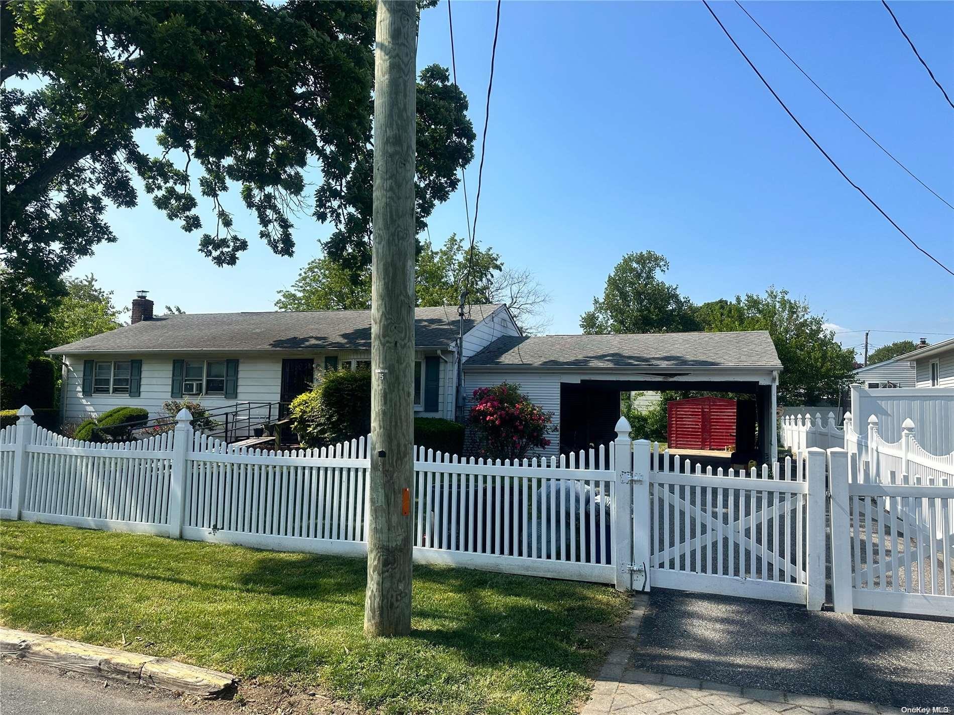 Single Family Spruce  Suffolk County, NY 11701, MLS-L3484250-4