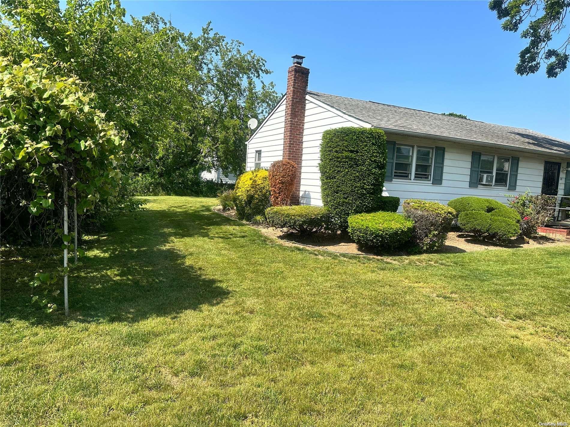 Single Family Spruce  Suffolk County, NY 11701, MLS-L3484250-7