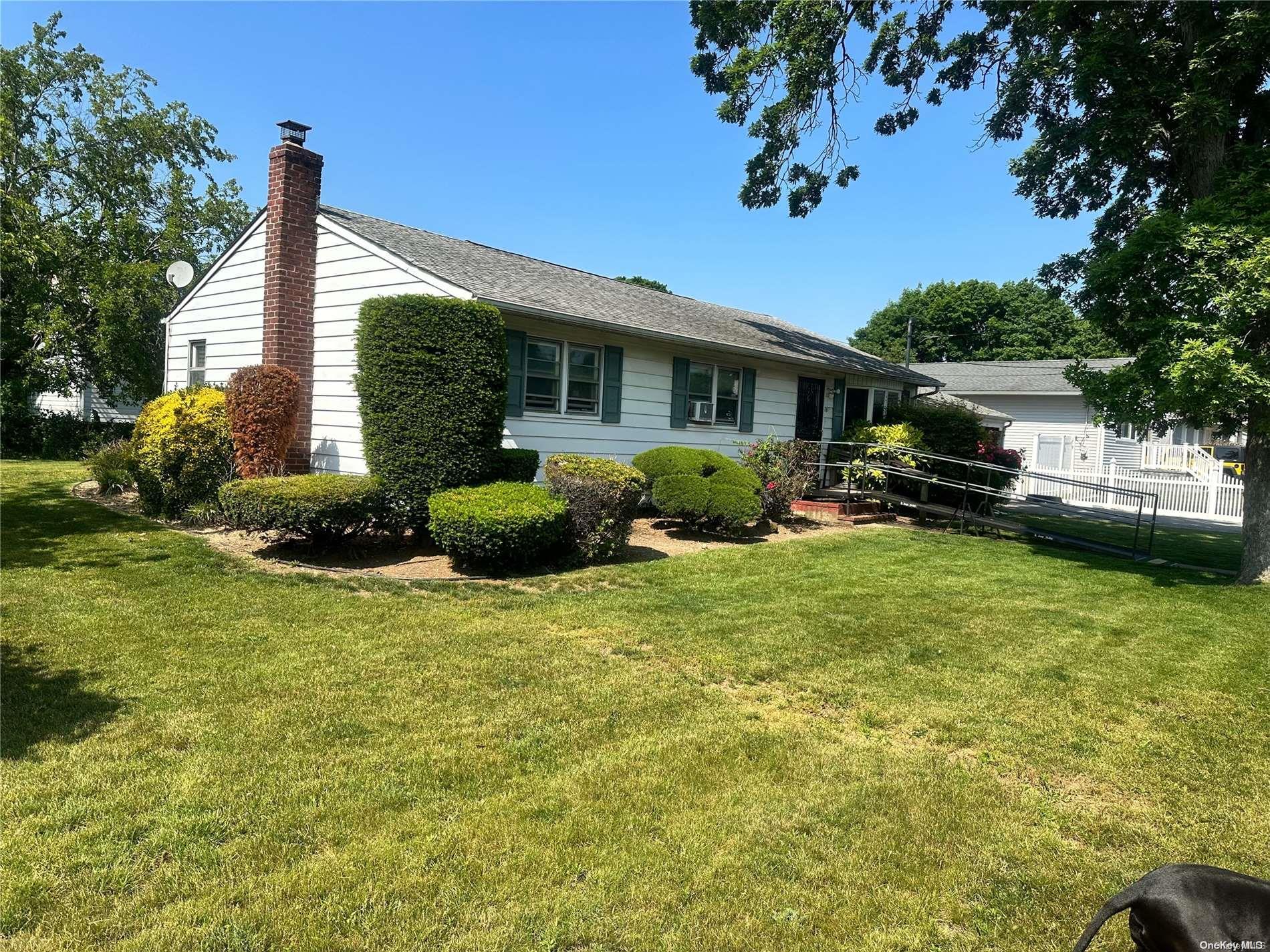 Single Family Spruce  Suffolk County, NY 11701, MLS-L3484250-8