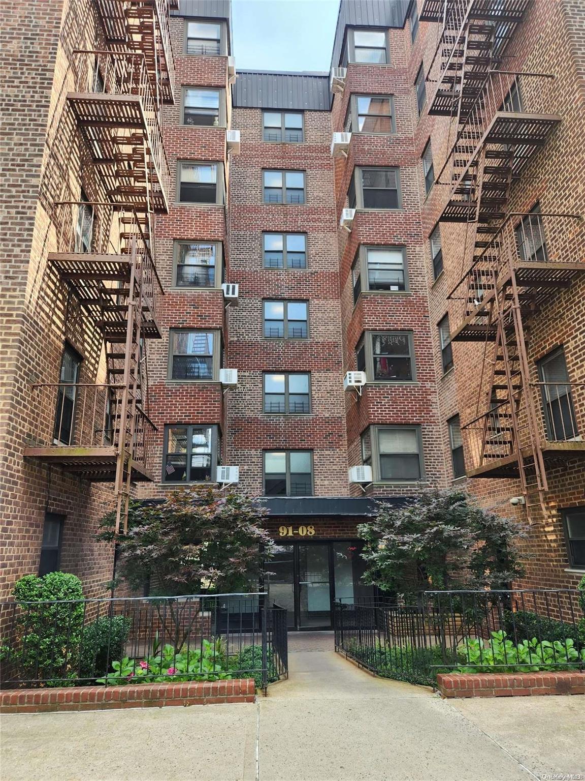 Coop in New York - 32  Queens, NY 11369