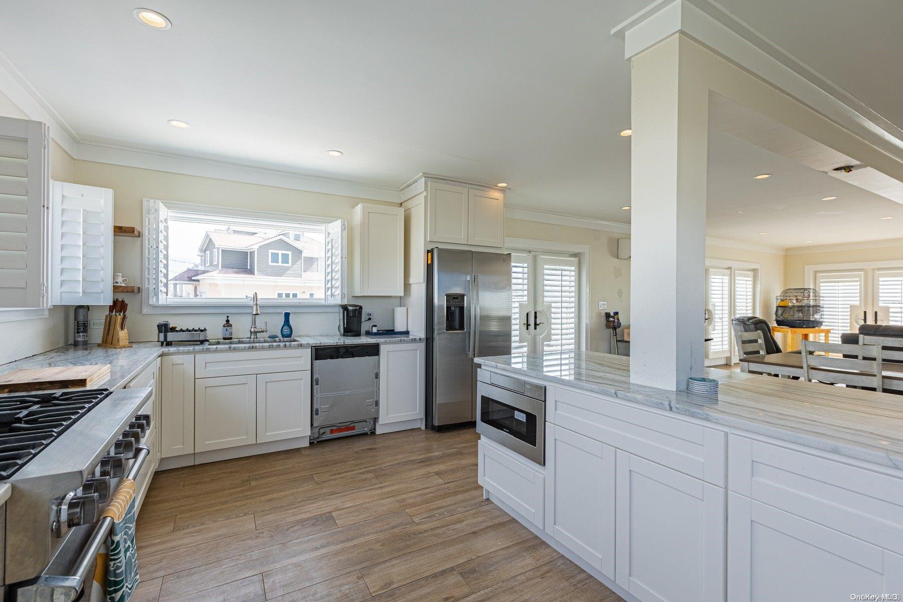 Single Family Bay 9th  Suffolk County, NY 11795, MLS-L3492708-14