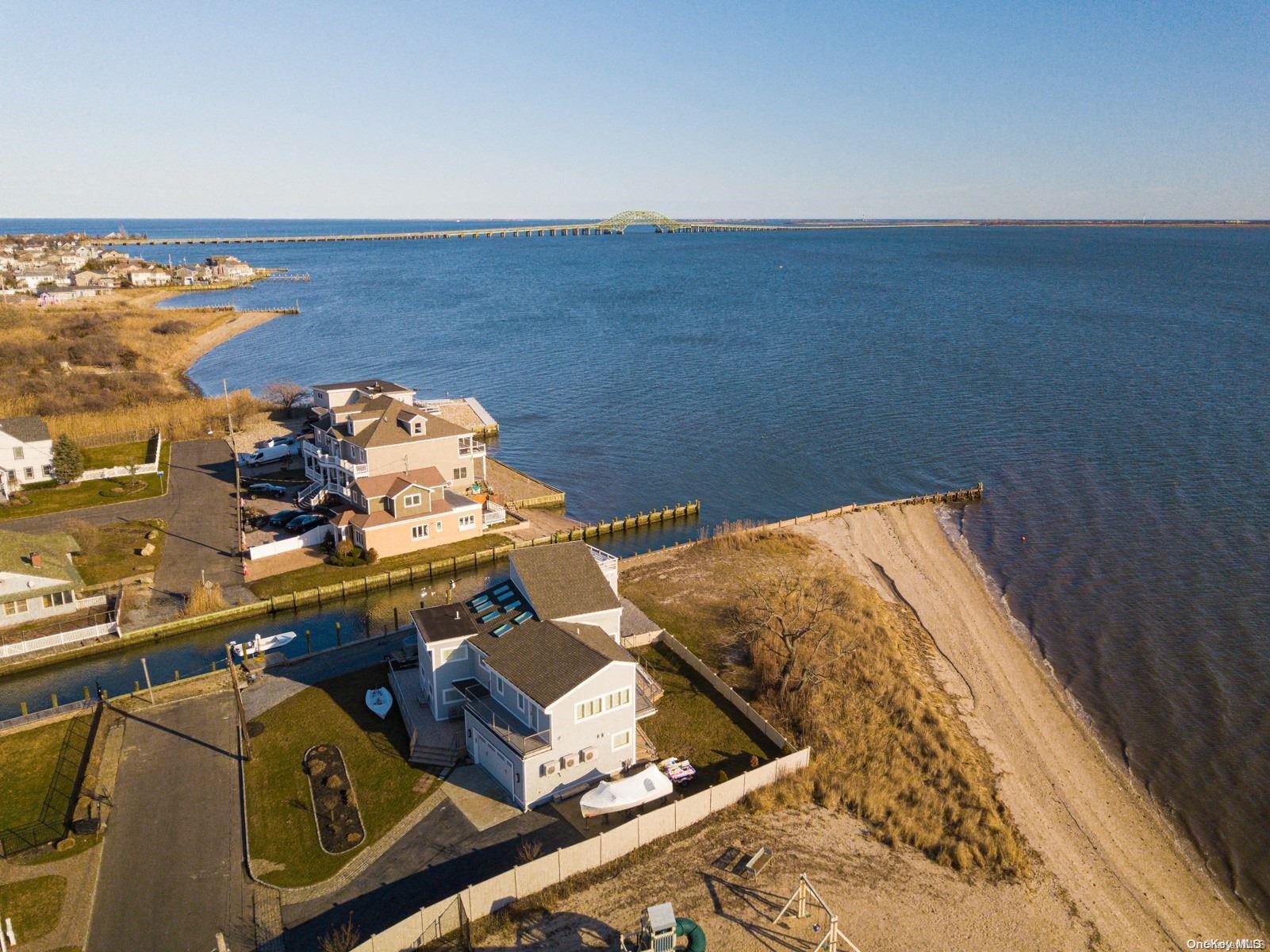 Single Family Bay 9th  Suffolk County, NY 11795, MLS-L3492708-28