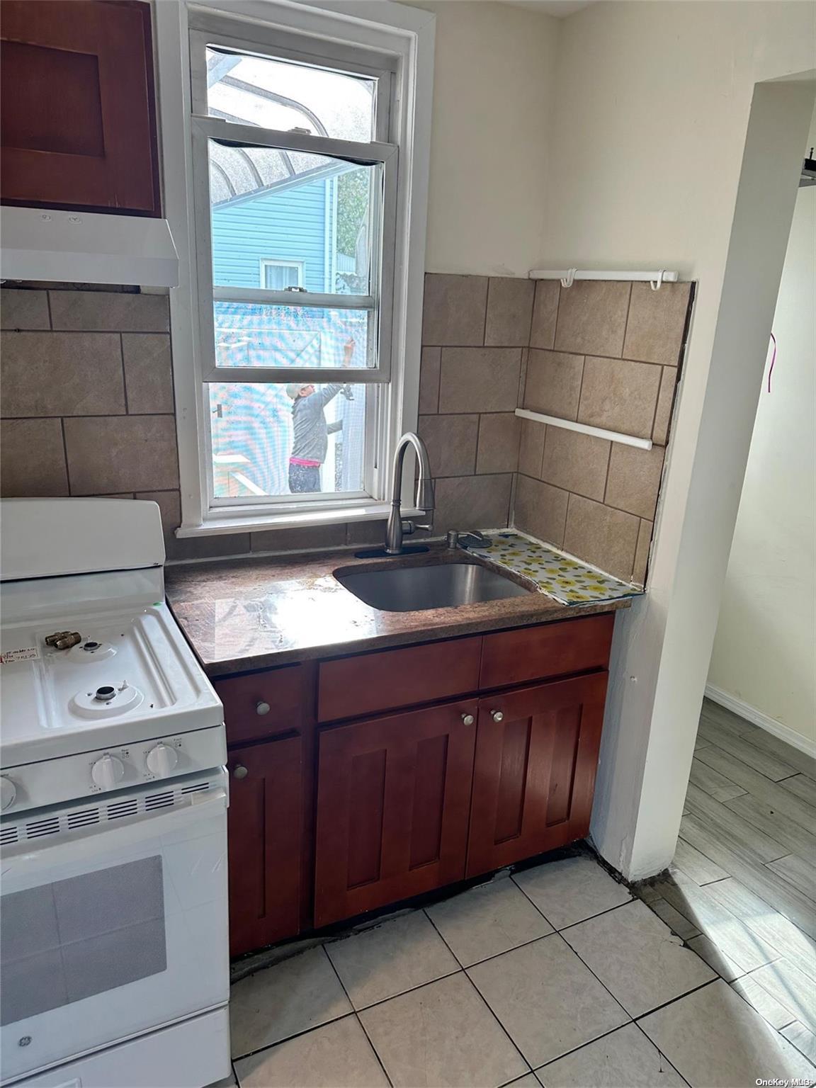 Single Family Thorne  Nassau County, NY 11550, MLS-L3496667-21