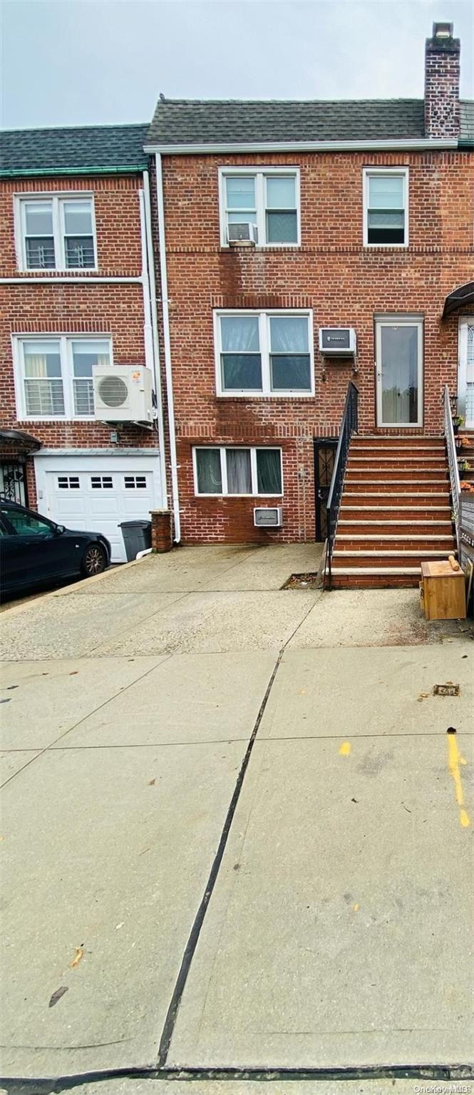 Single Family 47th  Queens, NY 11105, MLS-L3501188-2