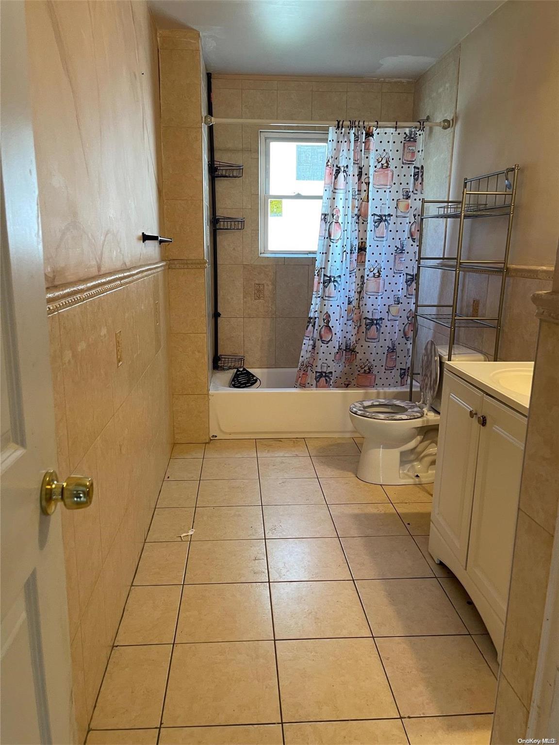 Single Family Broadway  Suffolk County, NY 11722, MLS-L3503248-10