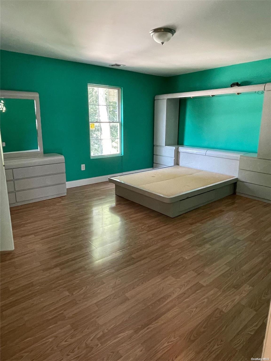 Single Family Broadway  Suffolk County, NY 11722, MLS-L3503248-11