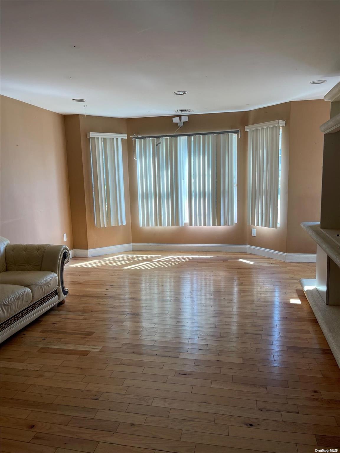 Single Family Broadway  Suffolk County, NY 11722, MLS-L3503248-6