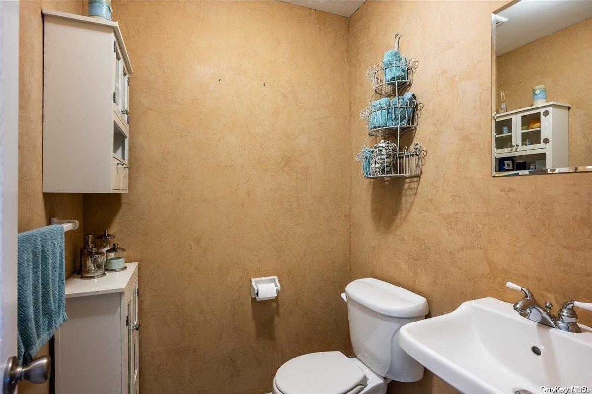 Single Family Yennecott  Suffolk County, NY 11971, MLS-L3509055-10