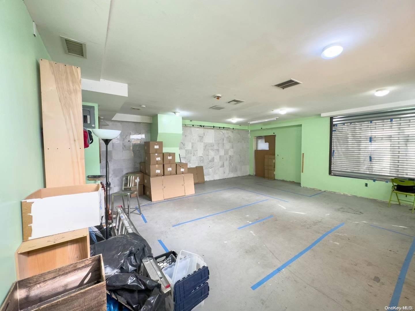 Commercial Sale Manhattan  Brooklyn, NY 11206, MLS-L3511917-3
