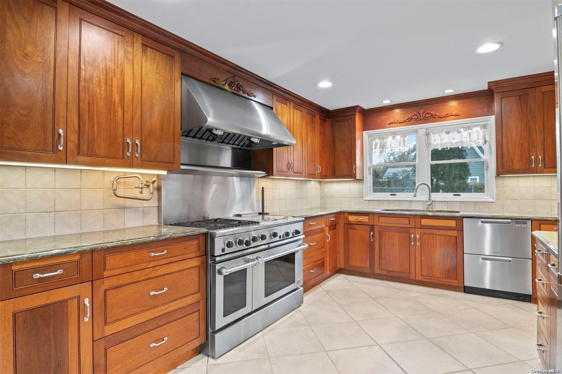 Single Family Union  Suffolk County, NY 11934, MLS-L3515641-6