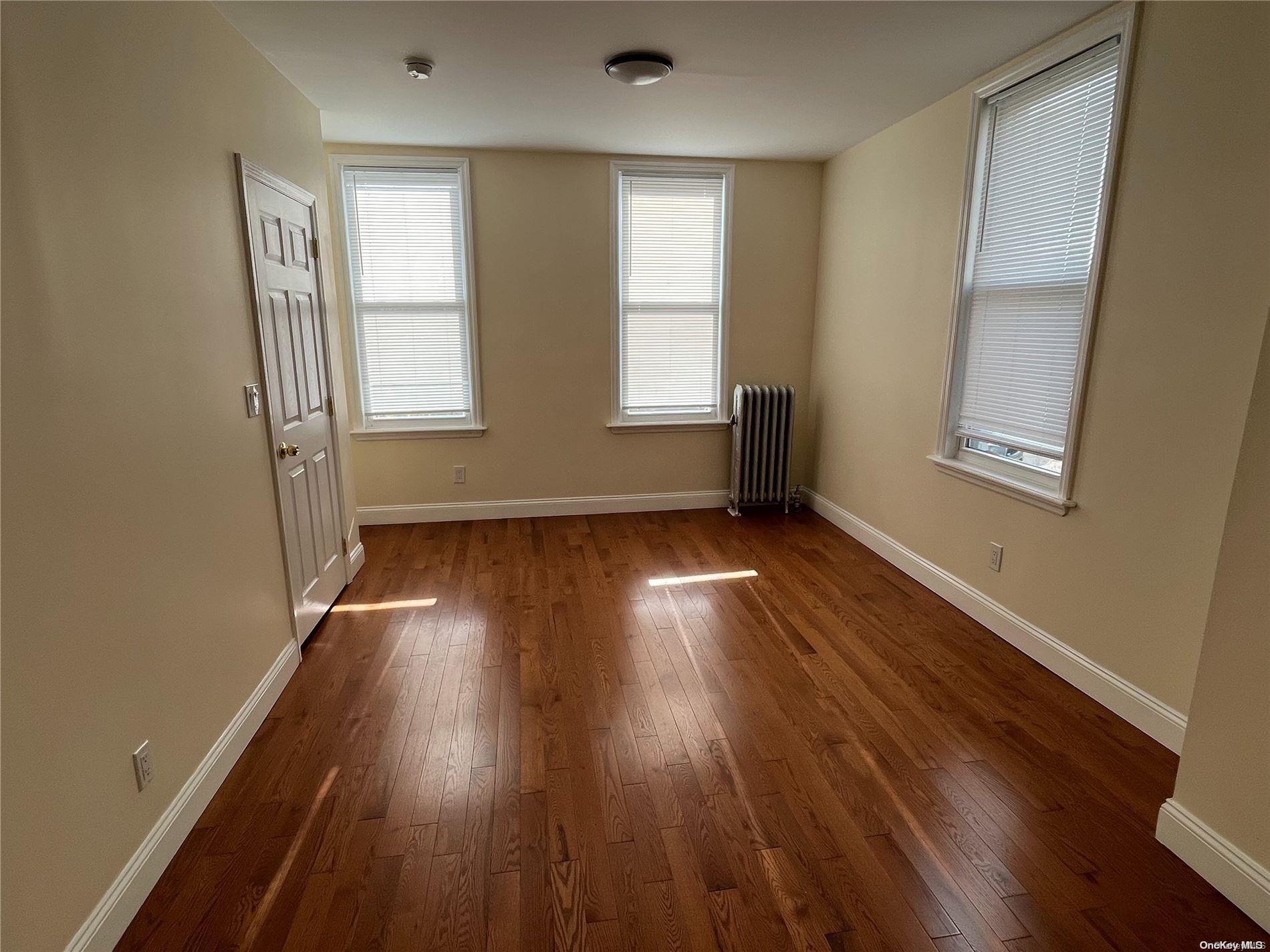 Single Family Foothill  Queens, NY 11423, MLS-L3516531-12