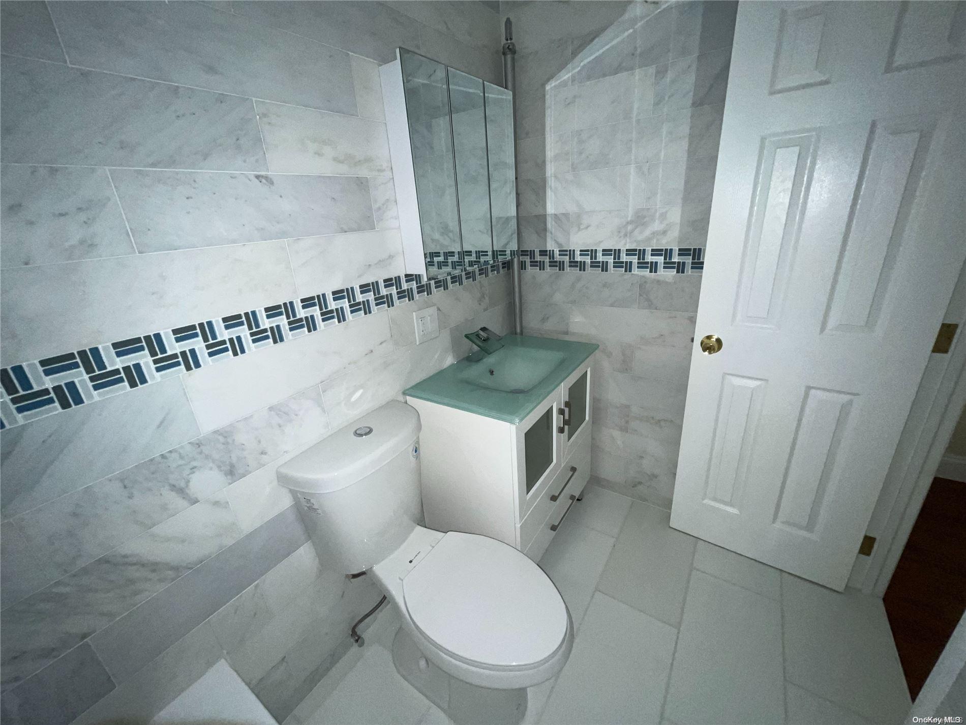 Single Family Foothill  Queens, NY 11423, MLS-L3516531-15