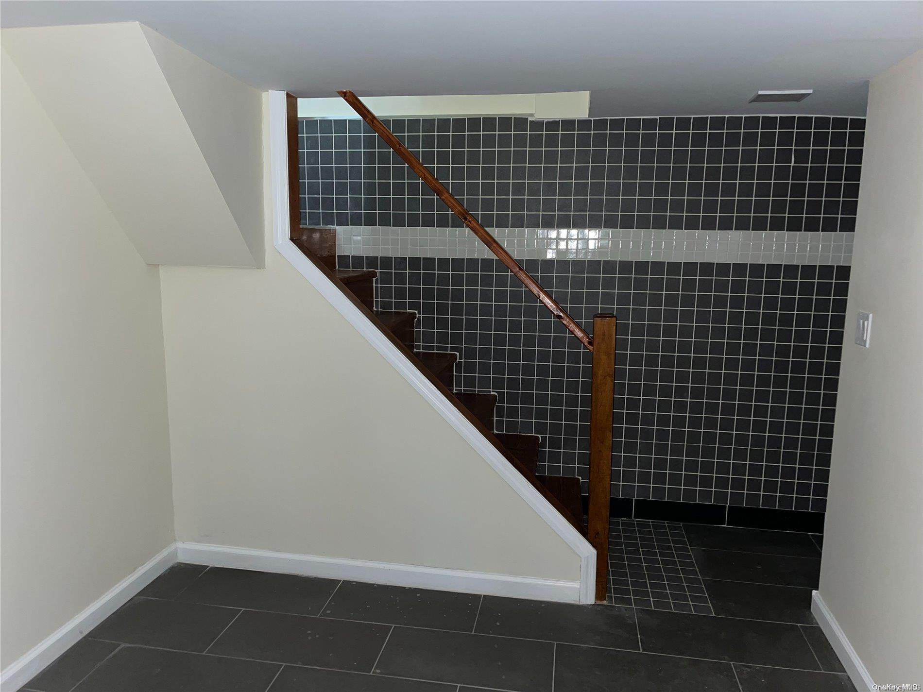 Single Family Foothill  Queens, NY 11423, MLS-L3516531-23