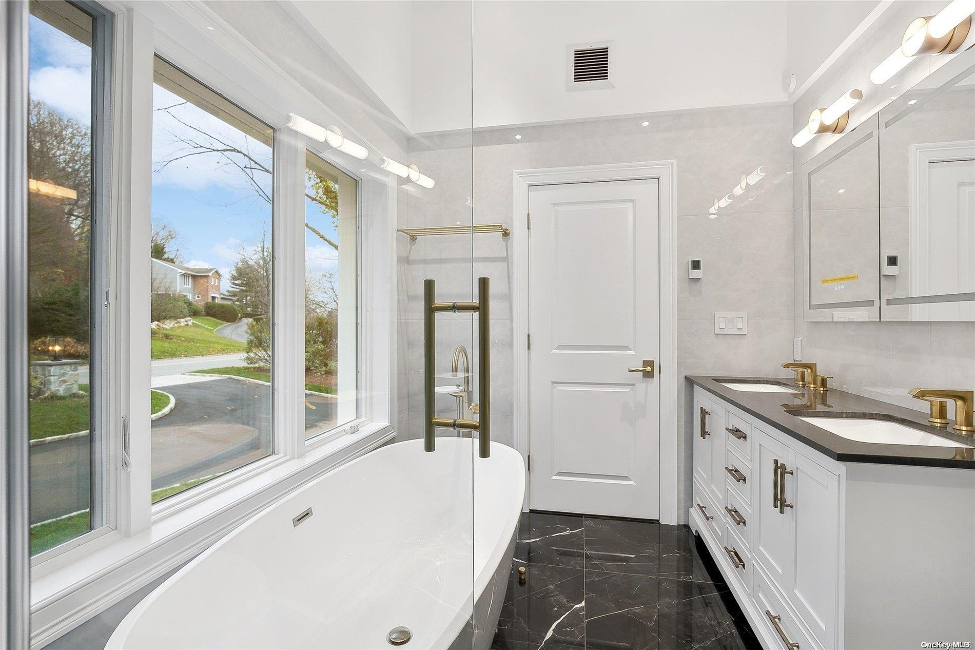 Single Family Mimosa  Nassau County, NY 11576, MLS-L3520330-20
