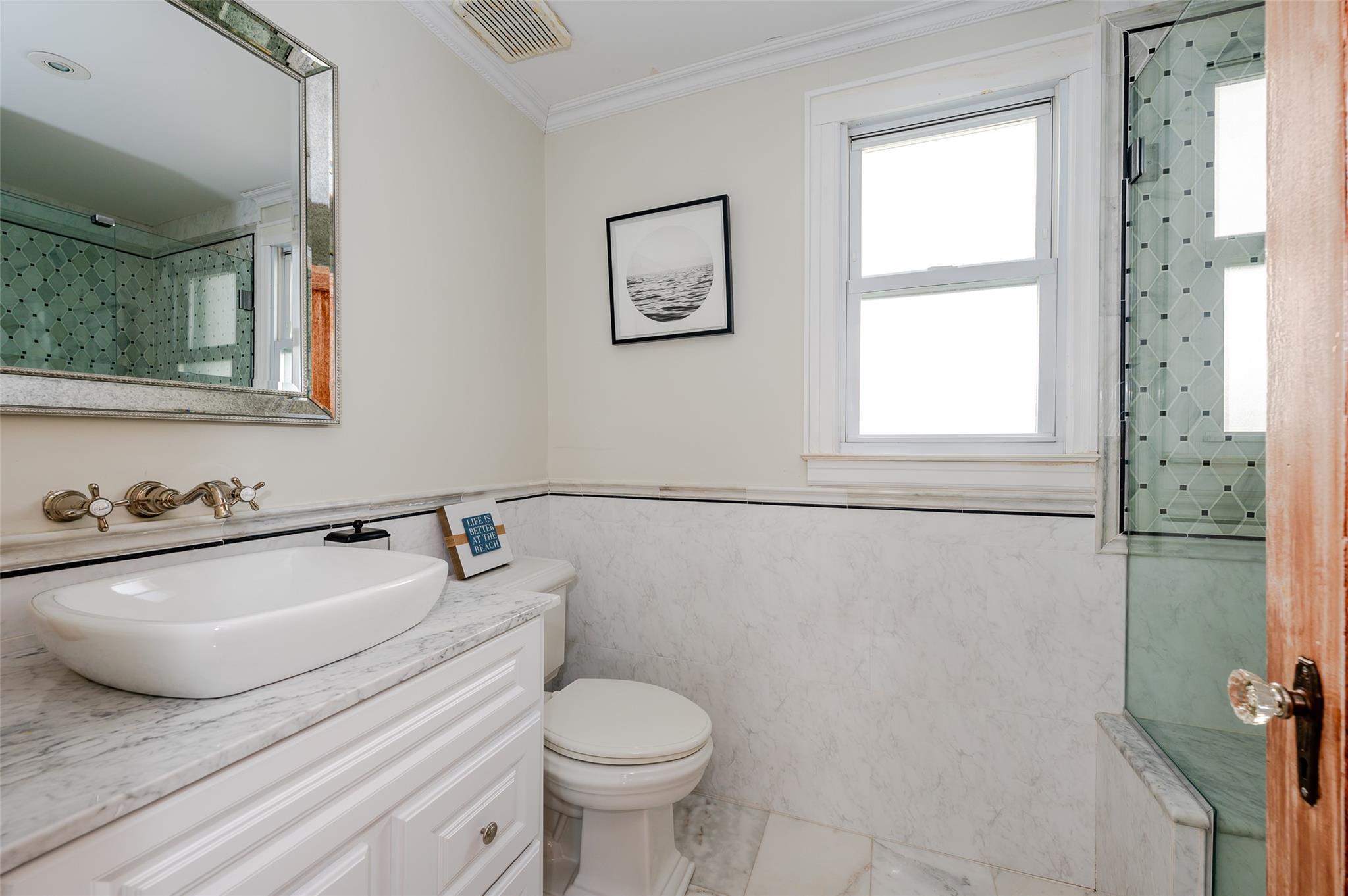 Single Family Bay Nassau County, NY 11509, MLS-L3520482-26