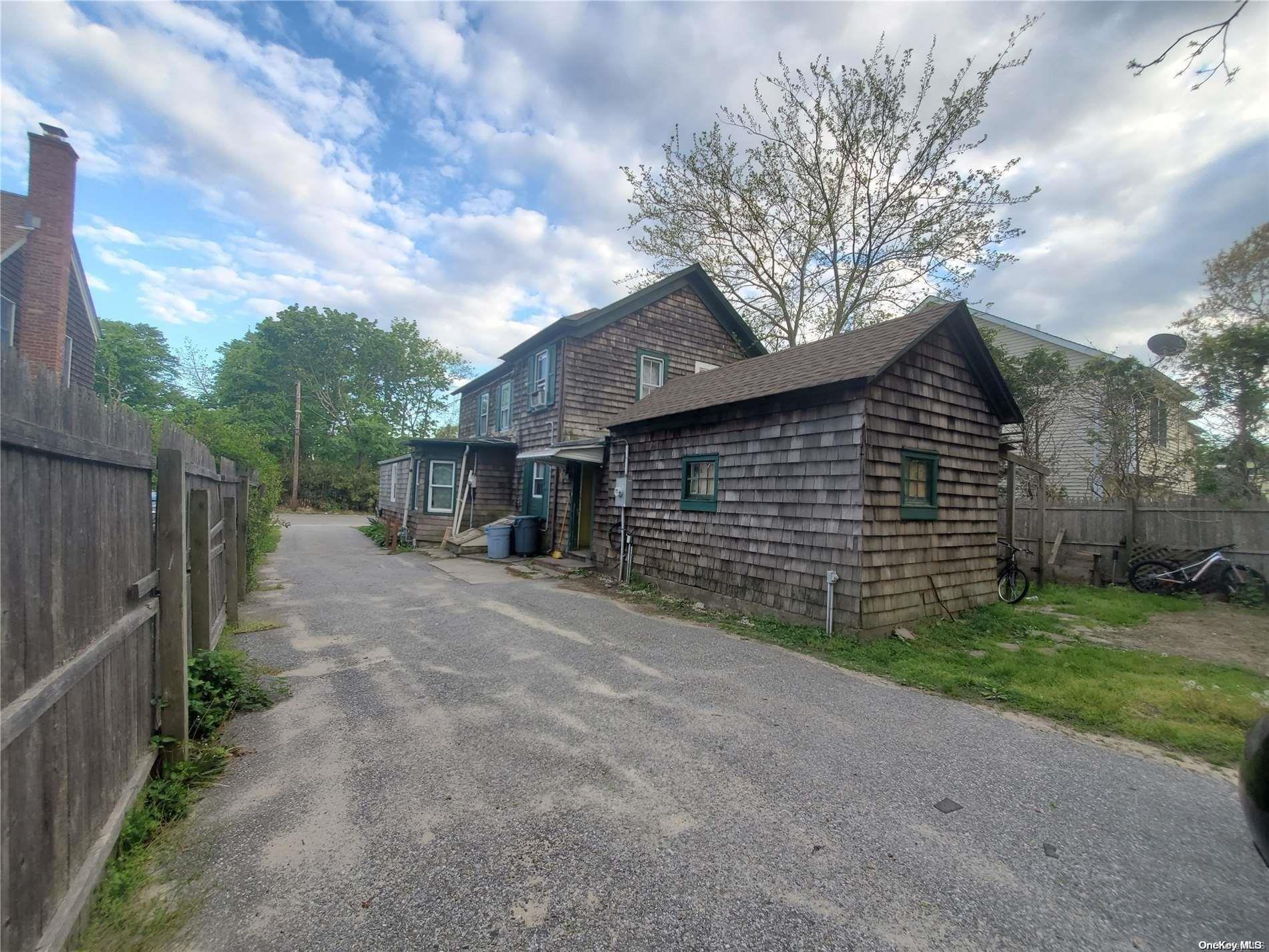 Single Family Lincoln  Suffolk County, NY 11901, MLS-L3522353-8