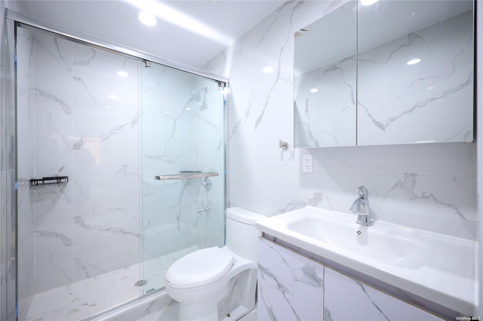 Single Family 57th Street  Queens, NY 11377, MLS-L3522526-25