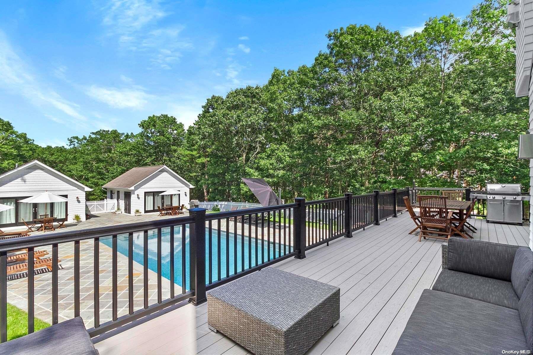 Single Family Edge Of Woods  Suffolk County, NY 11976, MLS-L3522769-21