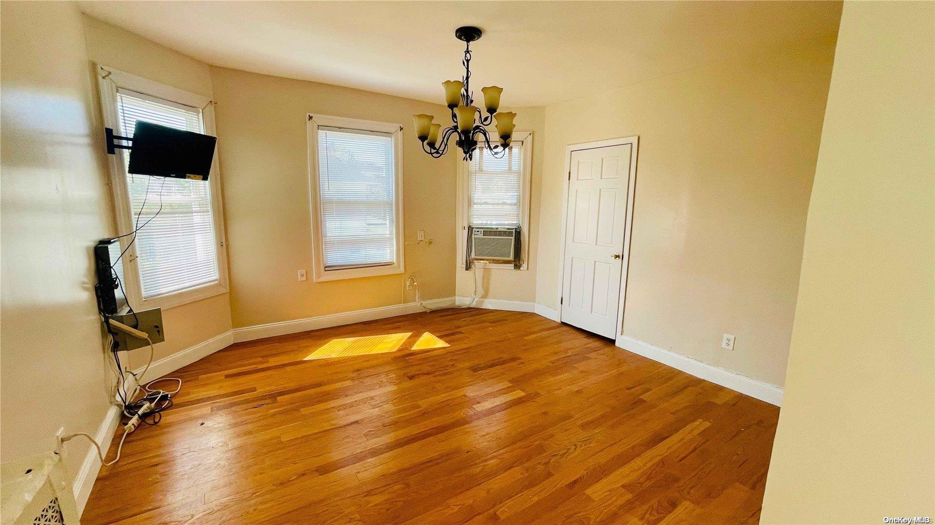 Single Family Chandler  Queens, NY 11691, MLS-L3523413-10