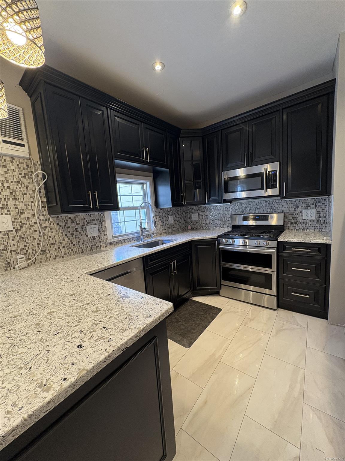 Single Family Cooper  Queens, NY 11385, MLS-L3525936-4