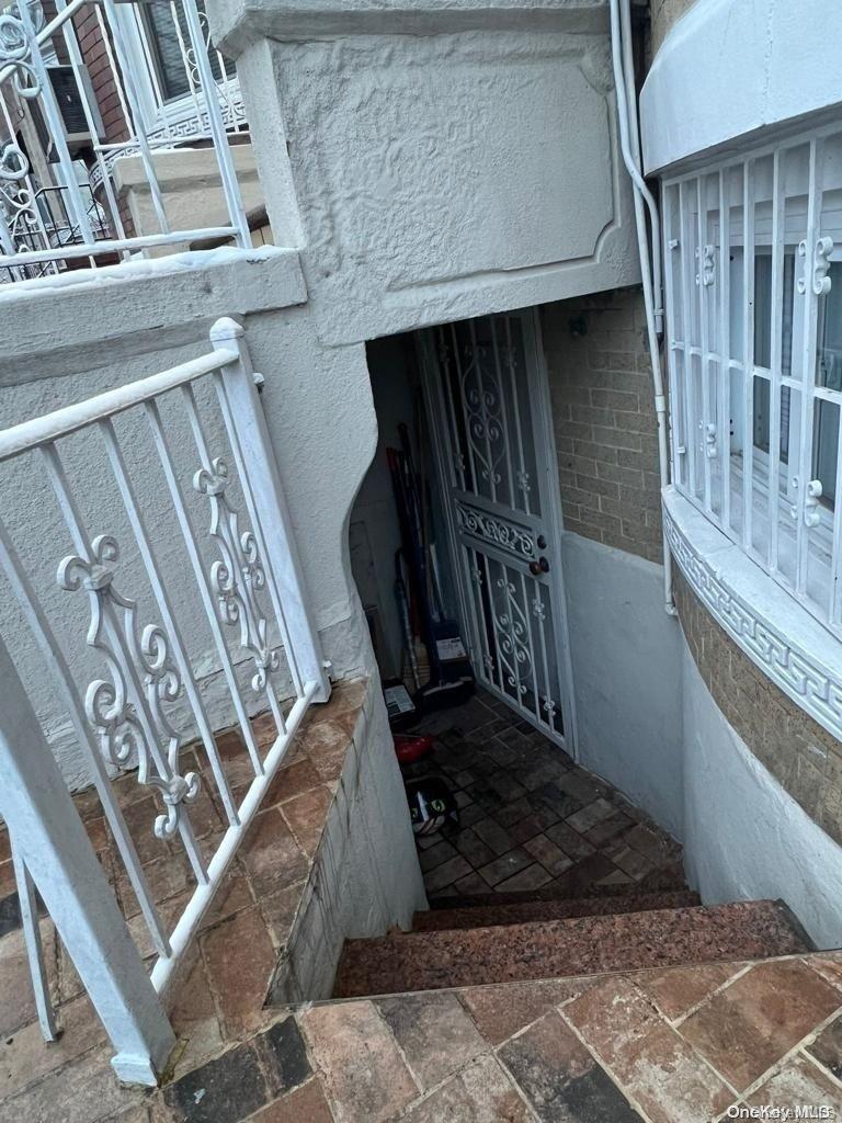 Single Family Ridgewood  Brooklyn, NY 11208, MLS-L3526759-2