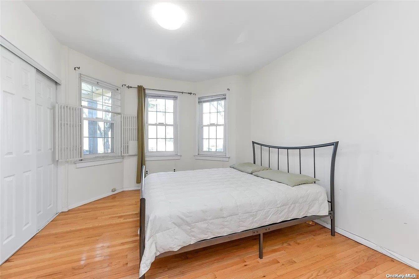 Single Family Metropolitan  Queens, NY 11379, MLS-L3529434-11