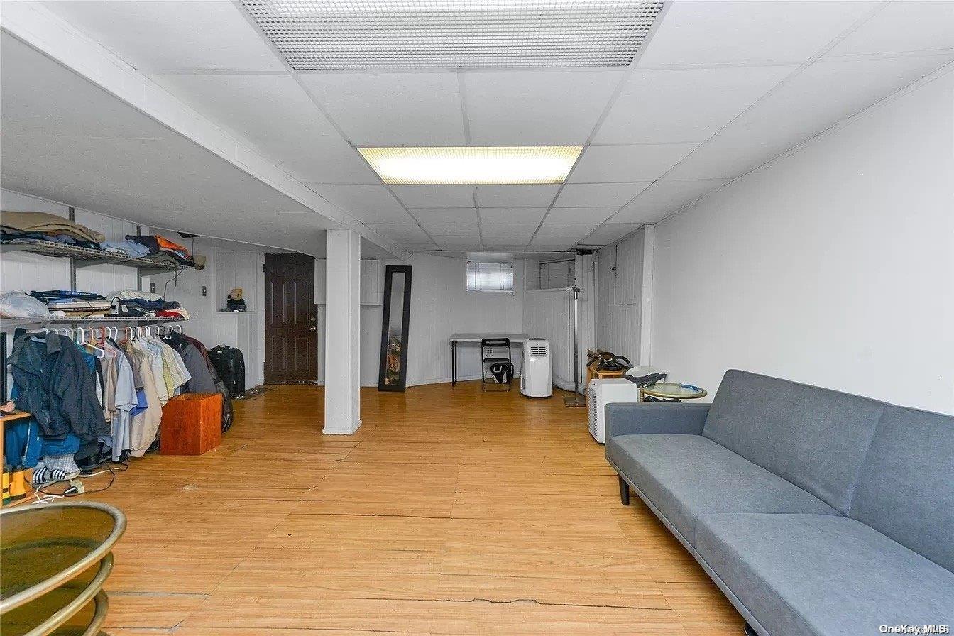 Single Family Metropolitan  Queens, NY 11379, MLS-L3529434-17