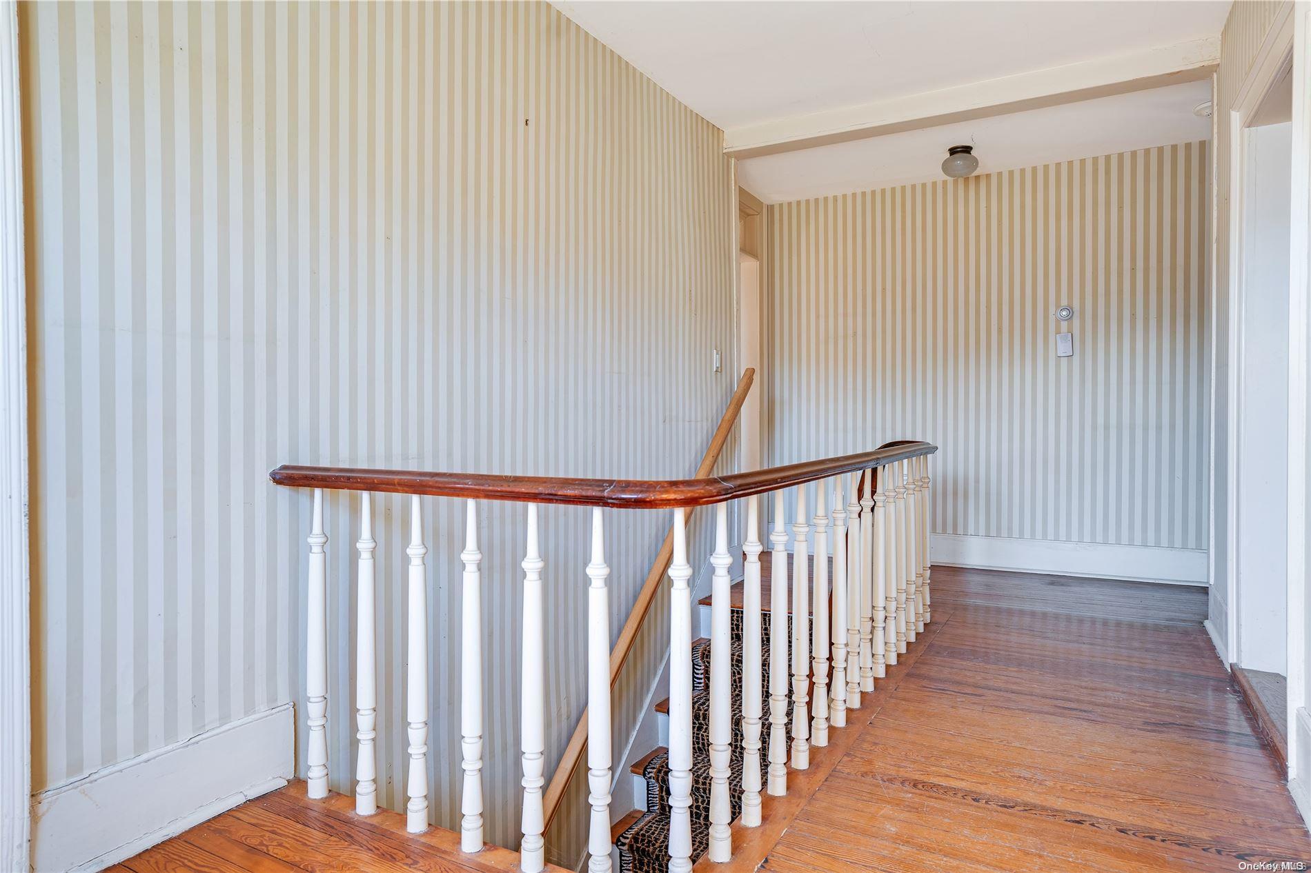 Single Family Main  Suffolk County, NY 11968, MLS-L3530732-17