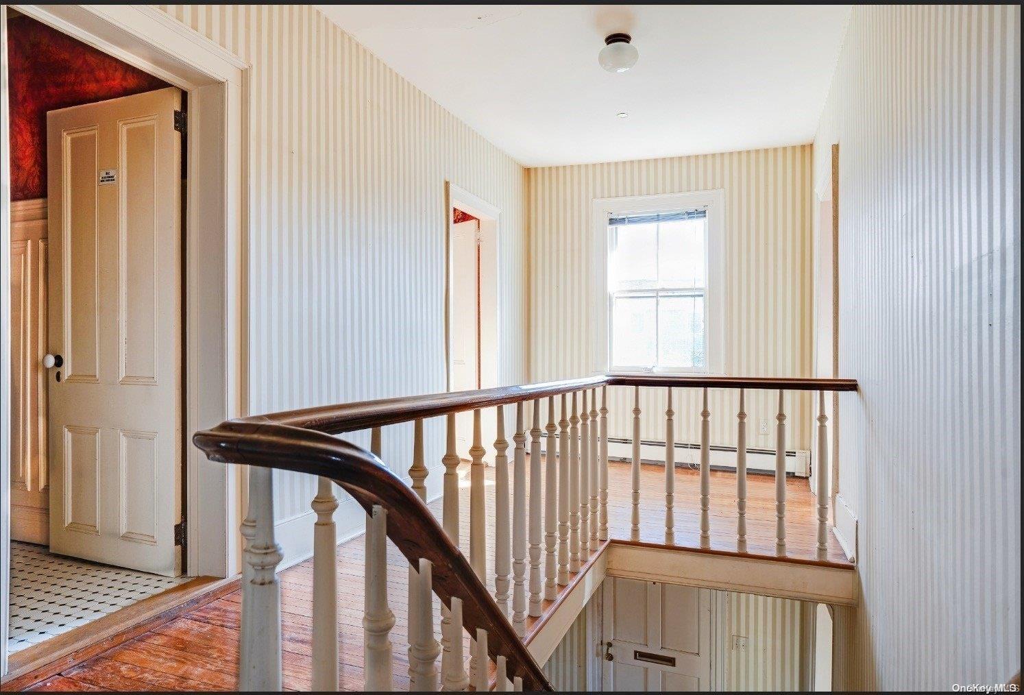 Single Family Main  Suffolk County, NY 11968, MLS-L3530732-23