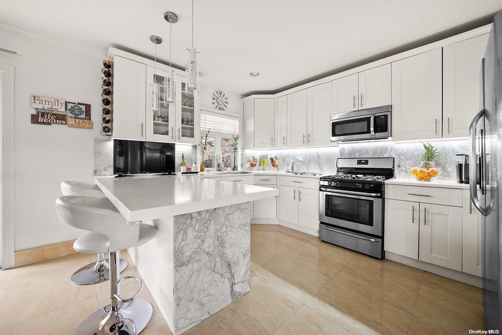 Single Family Pompeii  Queens, NY 11423, MLS-L3531693-10