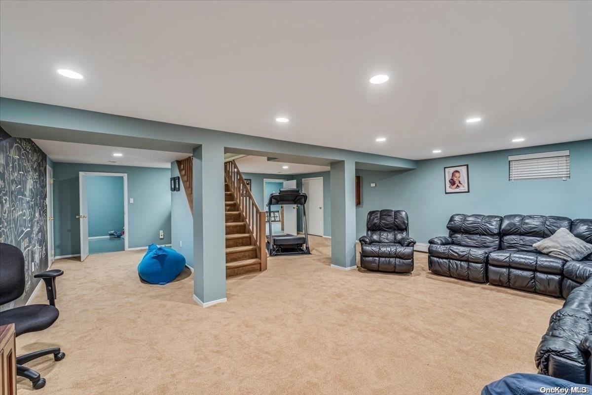 Single Family Midfarm  Nassau County, NY 11570, MLS-L3531818-22