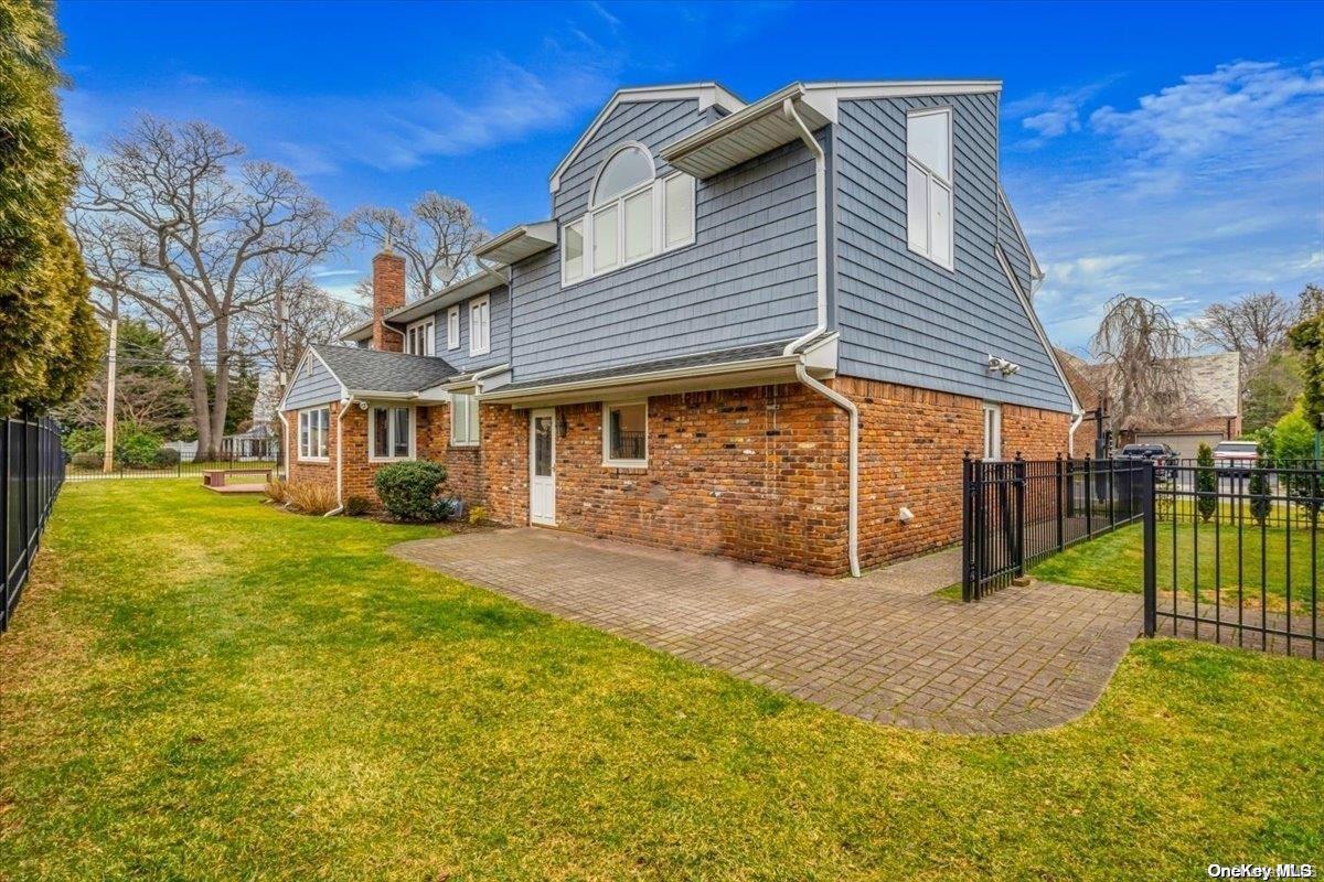 Single Family Midfarm  Nassau County, NY 11570, MLS-L3531818-25