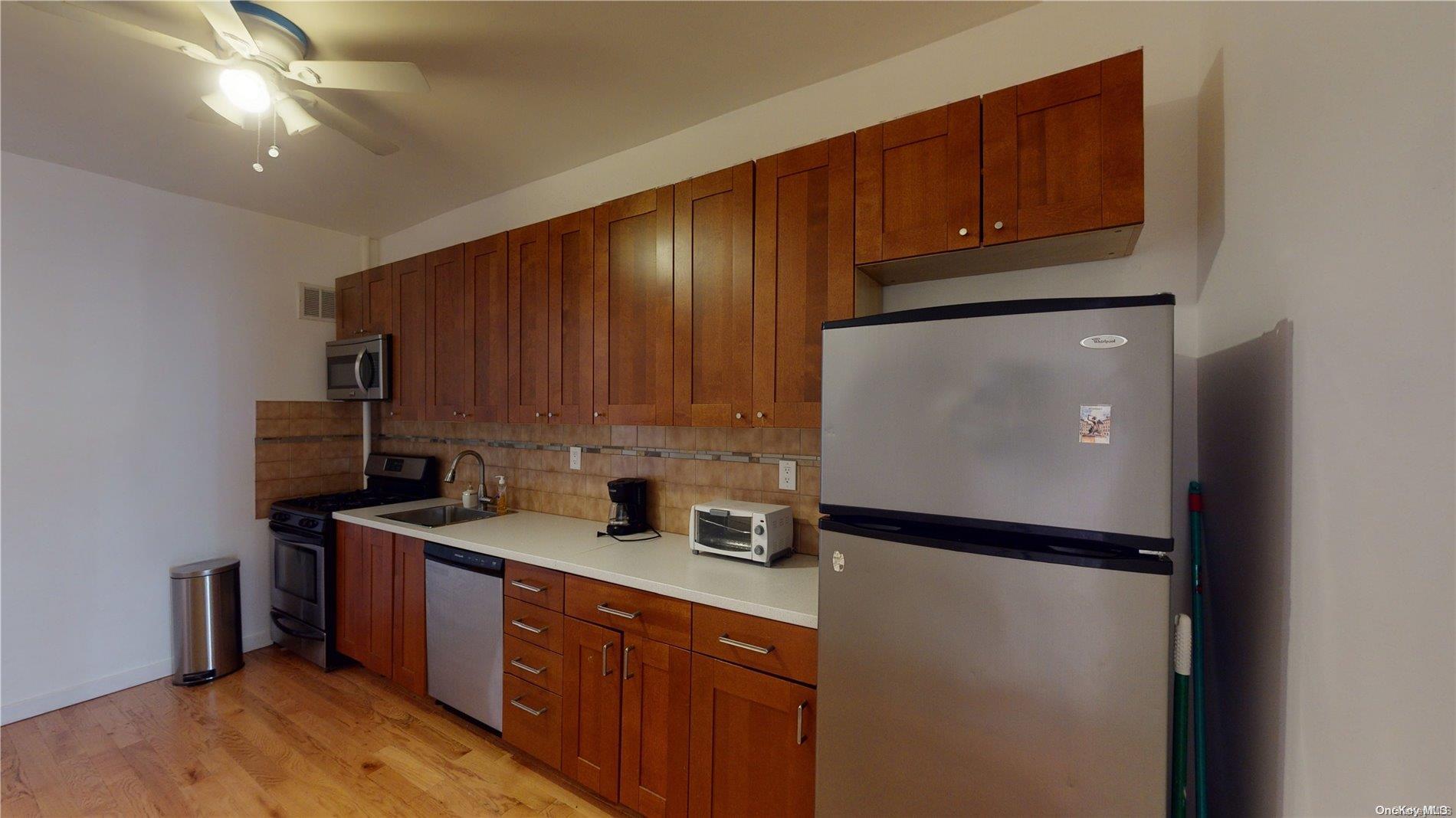 Commercial Sale Sutton  Brooklyn, NY 11222, MLS-L3532626-9