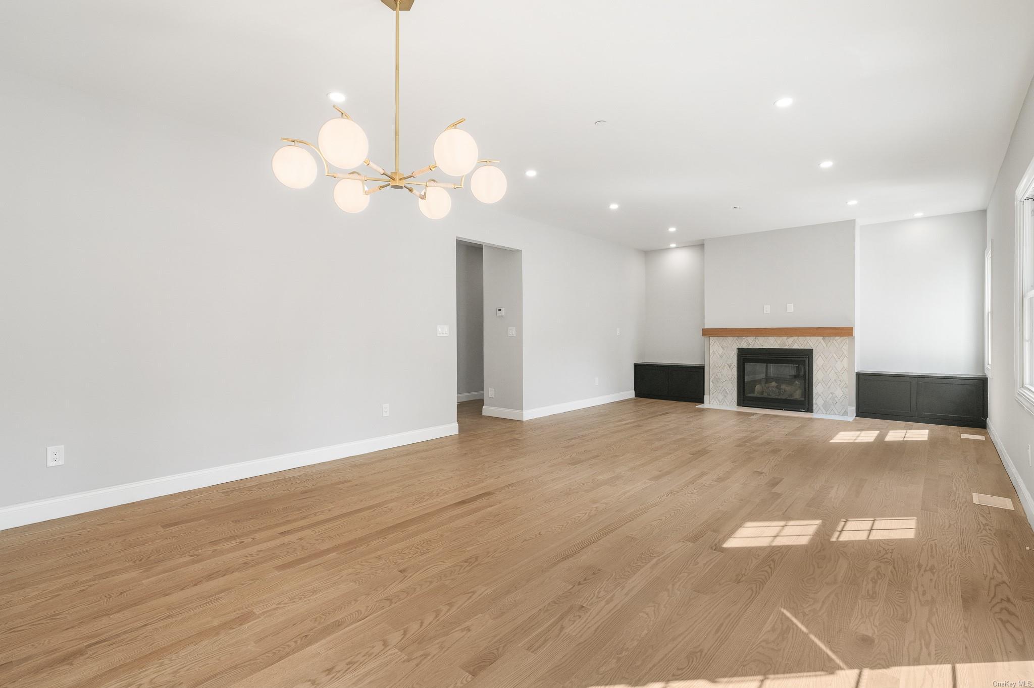 Single Family Laurel  Nassau County, NY 11560, MLS-L3532950-18