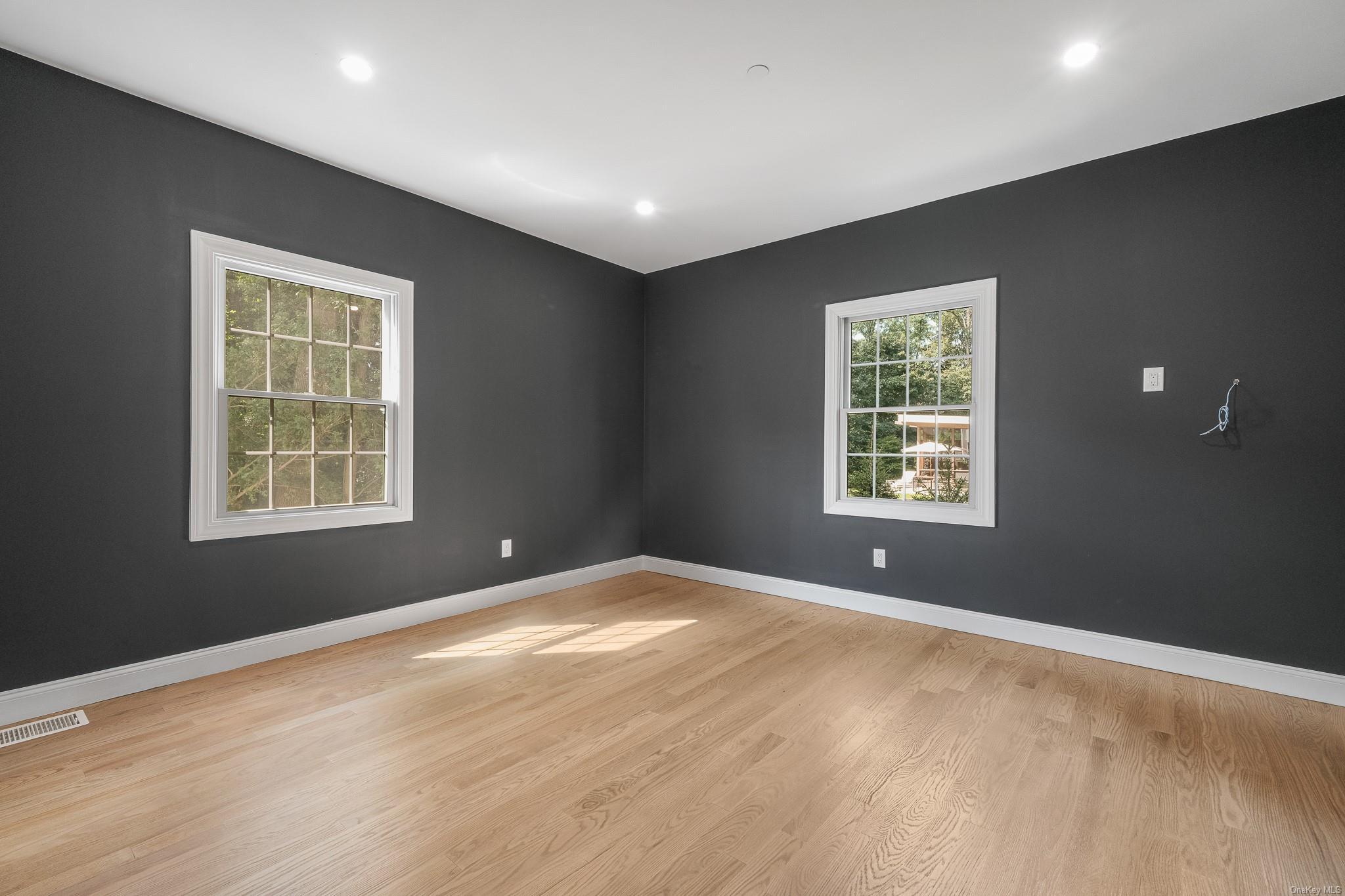 Single Family Laurel  Nassau County, NY 11560, MLS-L3532950-22