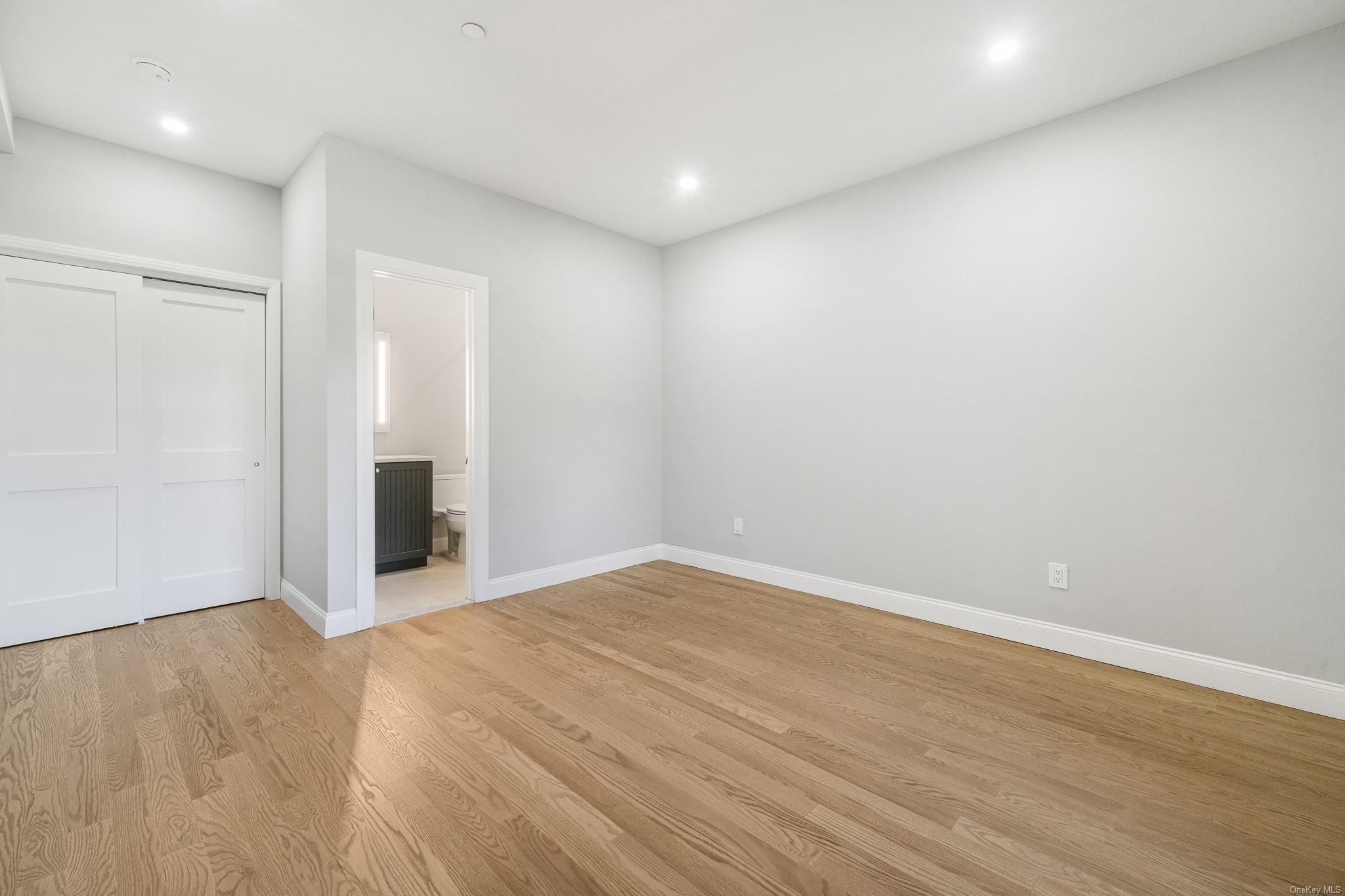 Single Family Laurel  Nassau County, NY 11560, MLS-L3532950-30