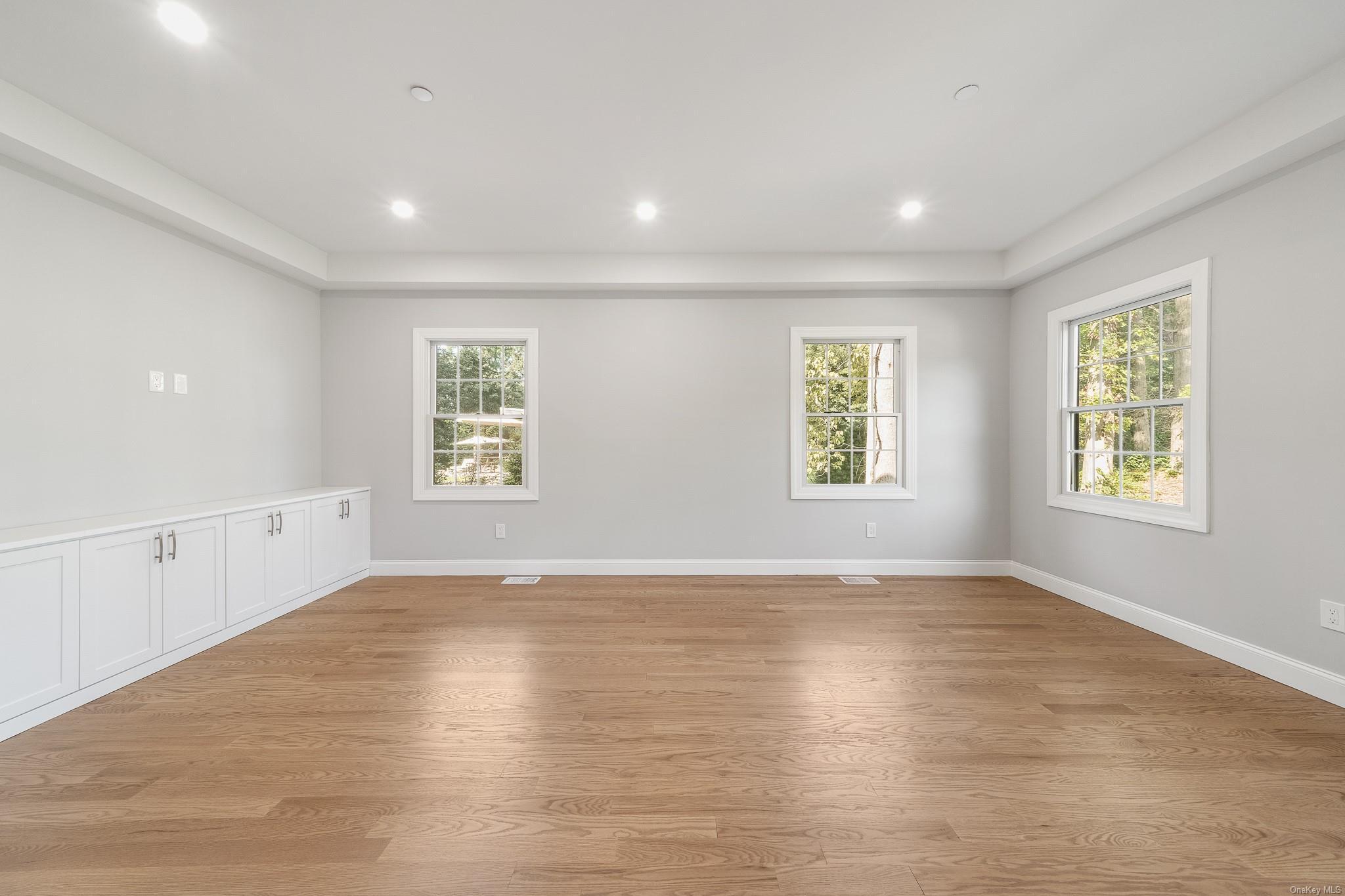 Single Family Laurel  Nassau County, NY 11560, MLS-L3532950-5