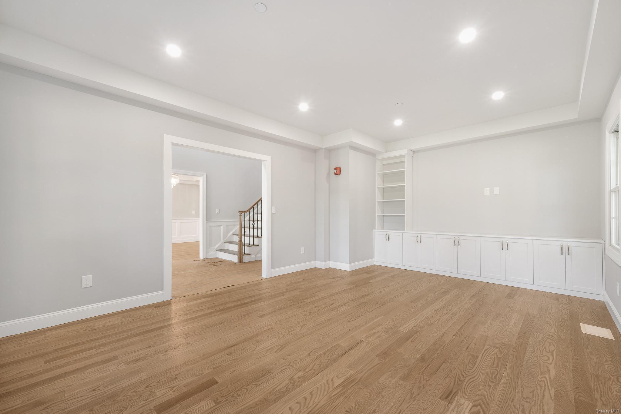 Single Family Laurel  Nassau County, NY 11560, MLS-L3532950-6