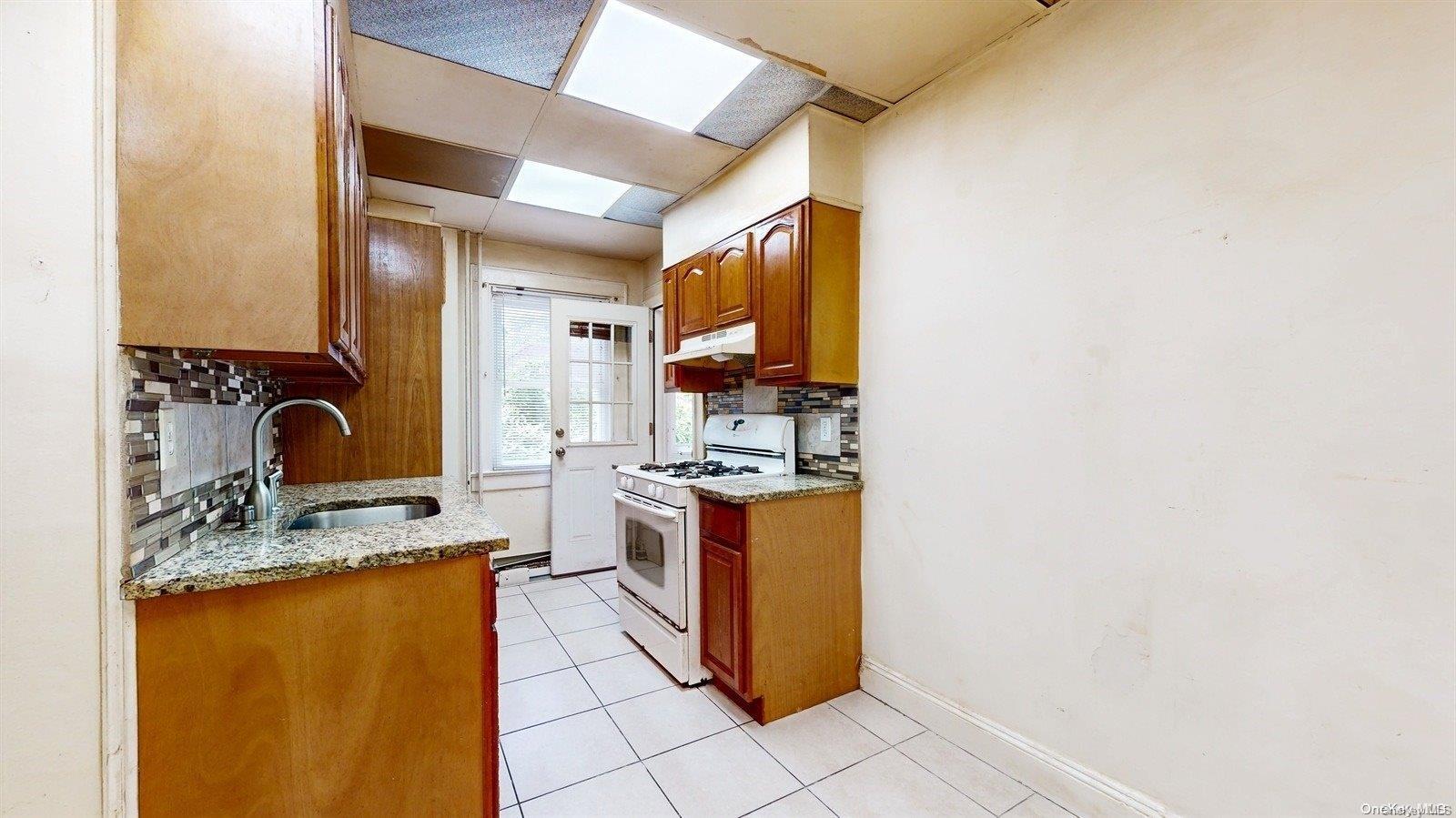 Single Family 85th  Queens, NY 11421, MLS-L3532996-4