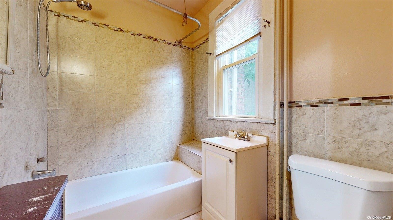 Single Family 85th  Queens, NY 11421, MLS-L3532996-5