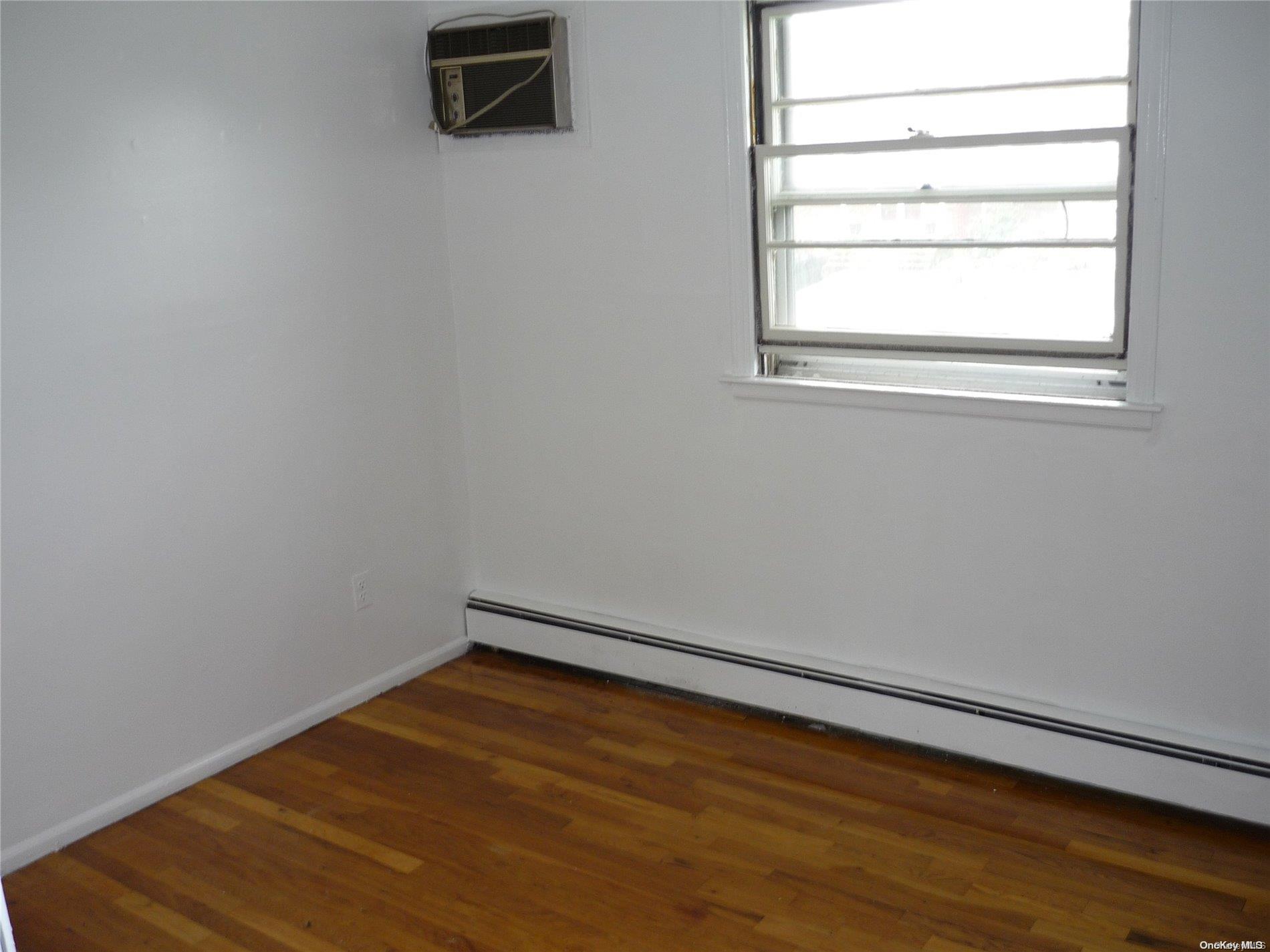 Single Family Grand  Nassau County, NY 11510, MLS-L3533580-12