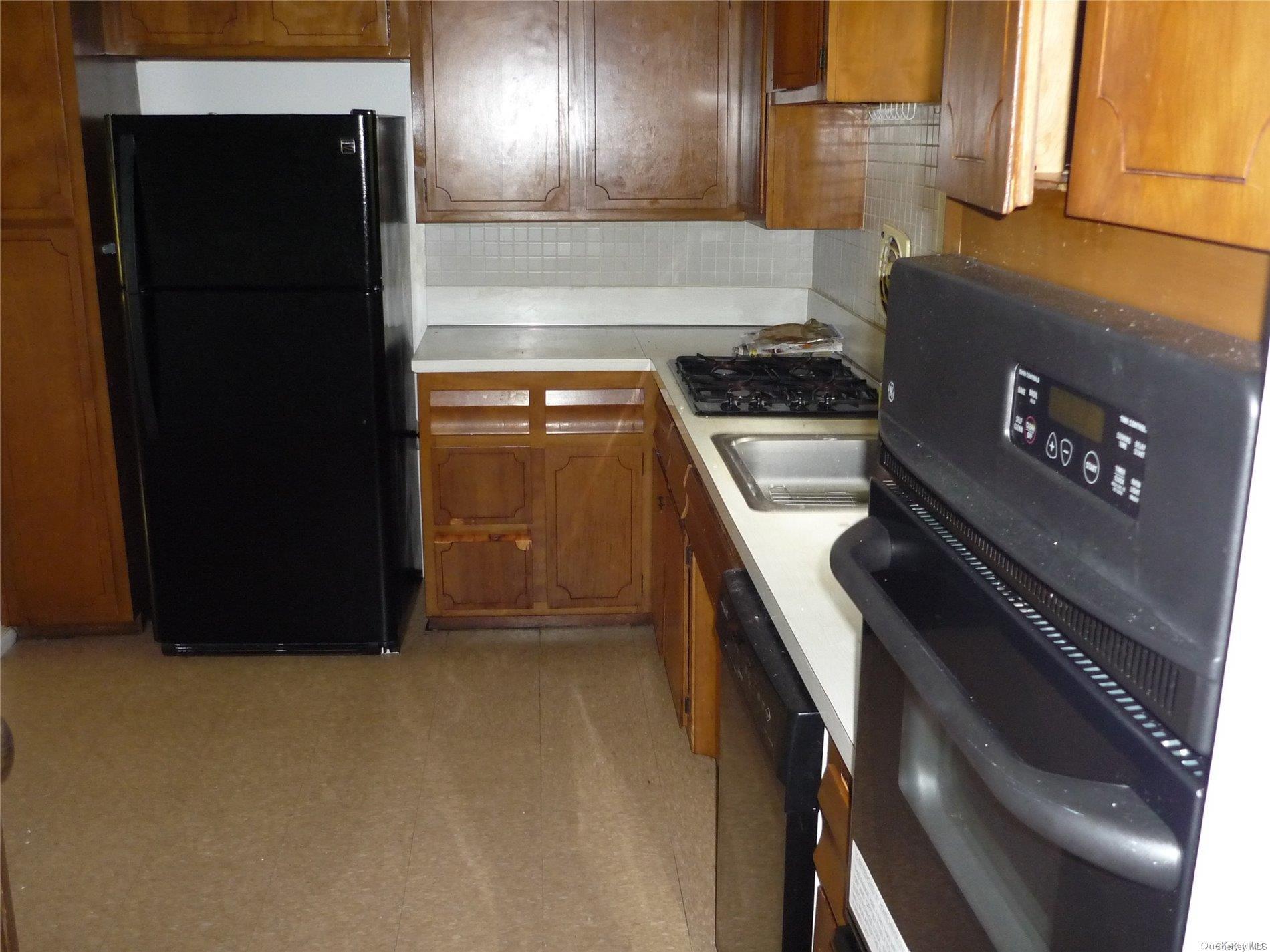 Single Family Grand  Nassau County, NY 11510, MLS-L3533580-9