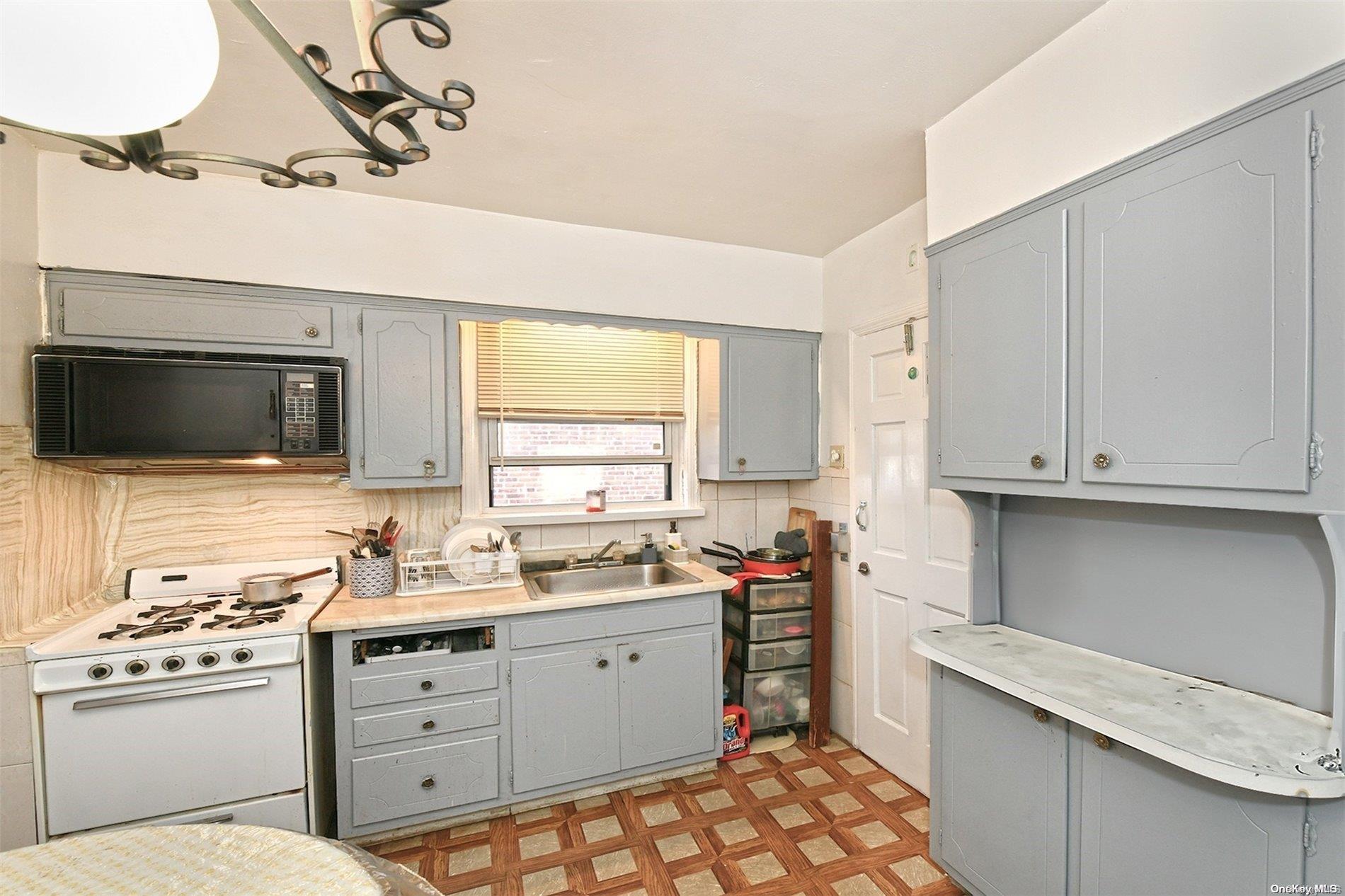 Single Family 236th  Queens, NY 11422, MLS-L3534305-10