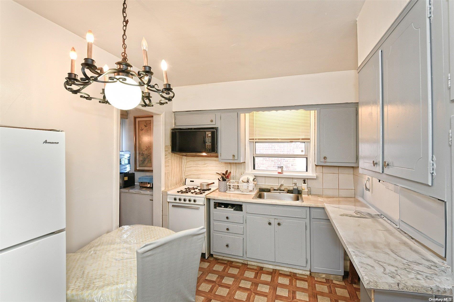 Single Family 236th  Queens, NY 11422, MLS-L3534305-9