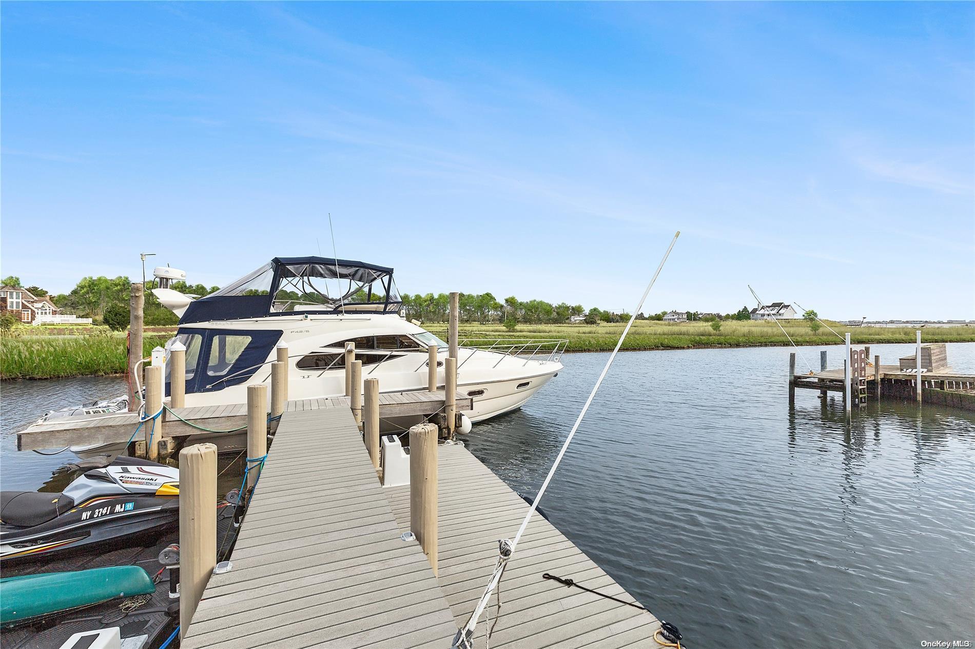 Single Family Honeysuckle  Suffolk County, NY 11977, MLS-L3534678-28
