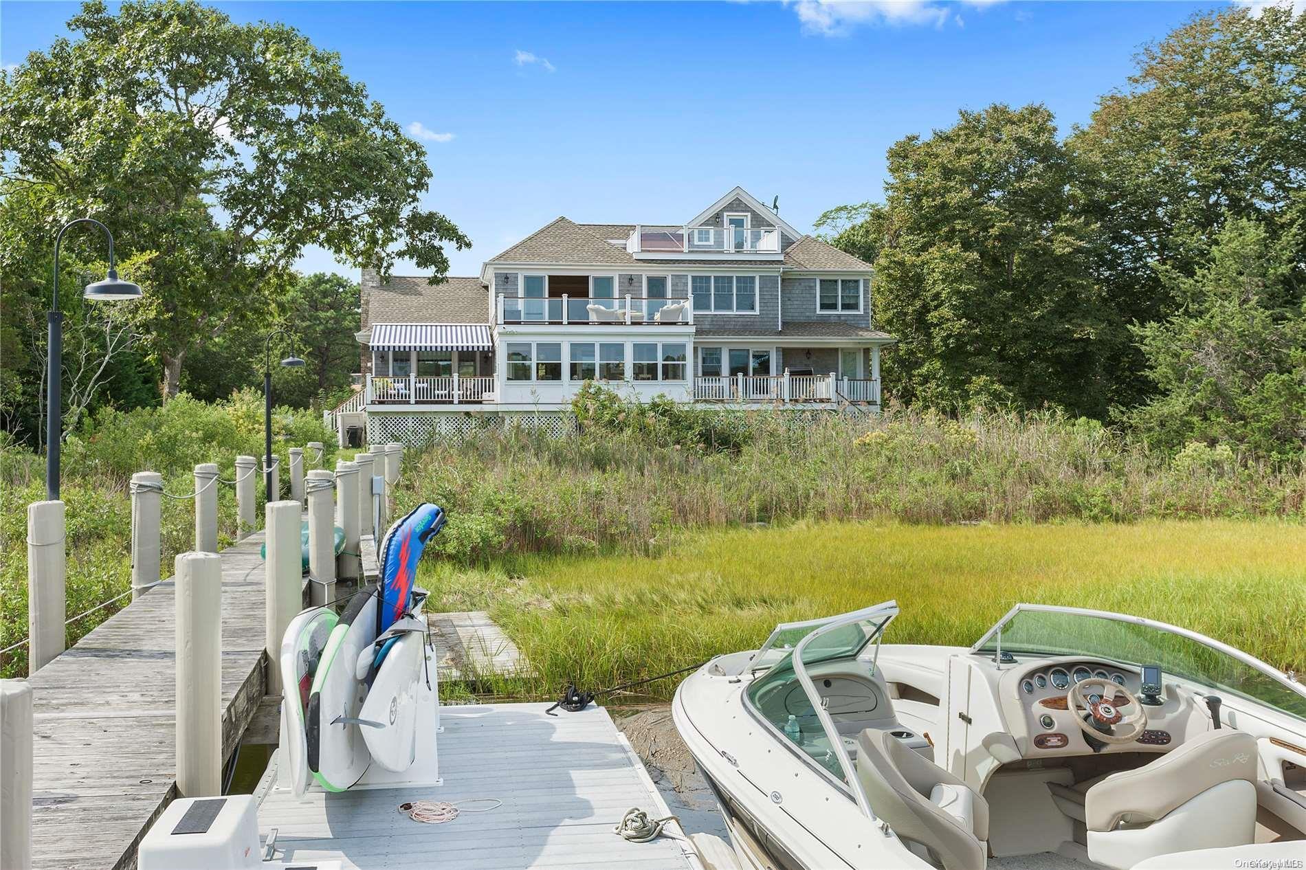 Single Family Honeysuckle  Suffolk County, NY 11977, MLS-L3534678-3