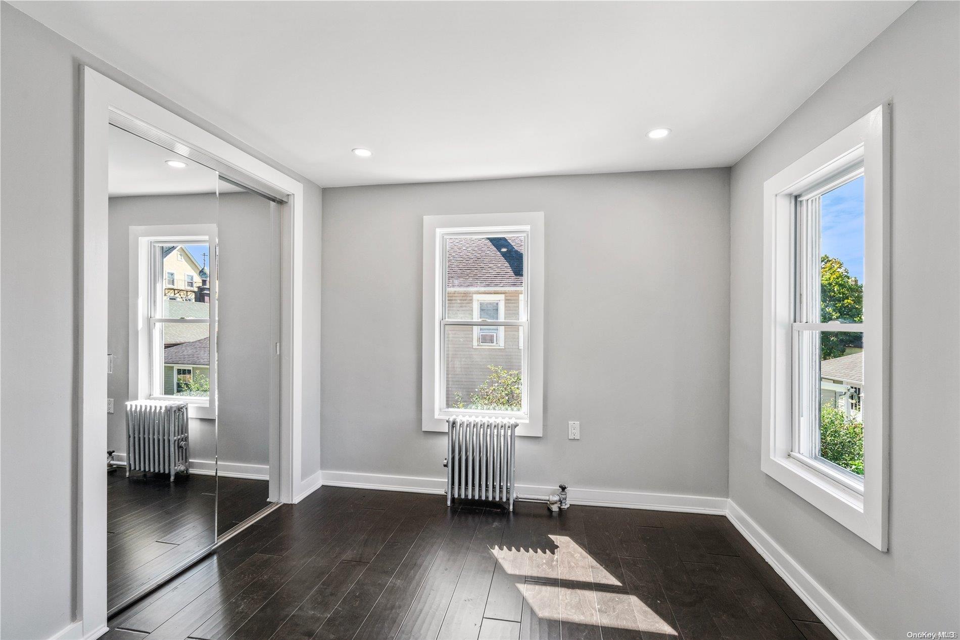 Single Family Miller  Nassau County, NY 11542, MLS-L3538101-16