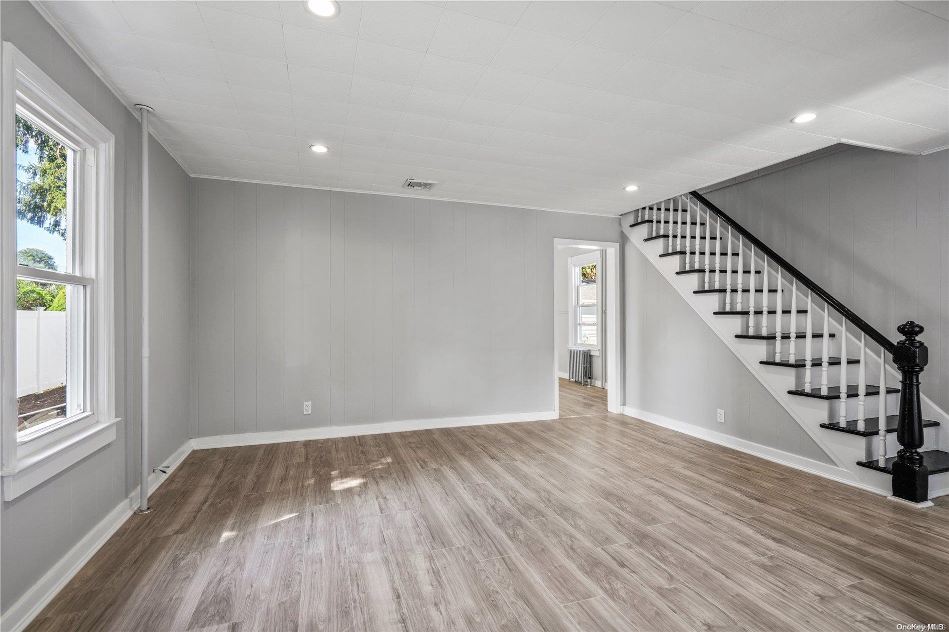 Single Family Miller  Nassau County, NY 11542, MLS-L3538101-5