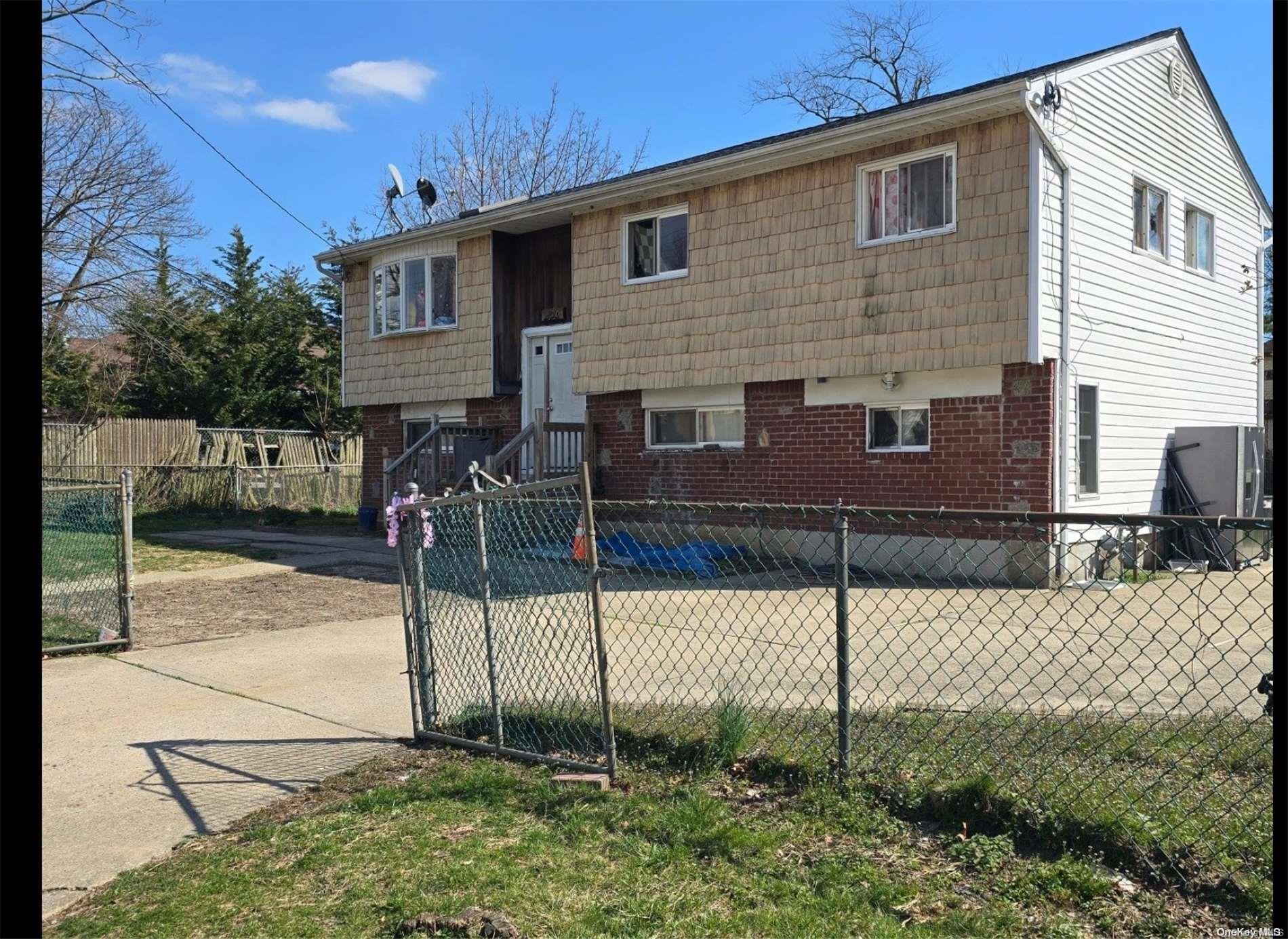 Single Family Elmore  Suffolk County, NY 11722, MLS-L3538720-2