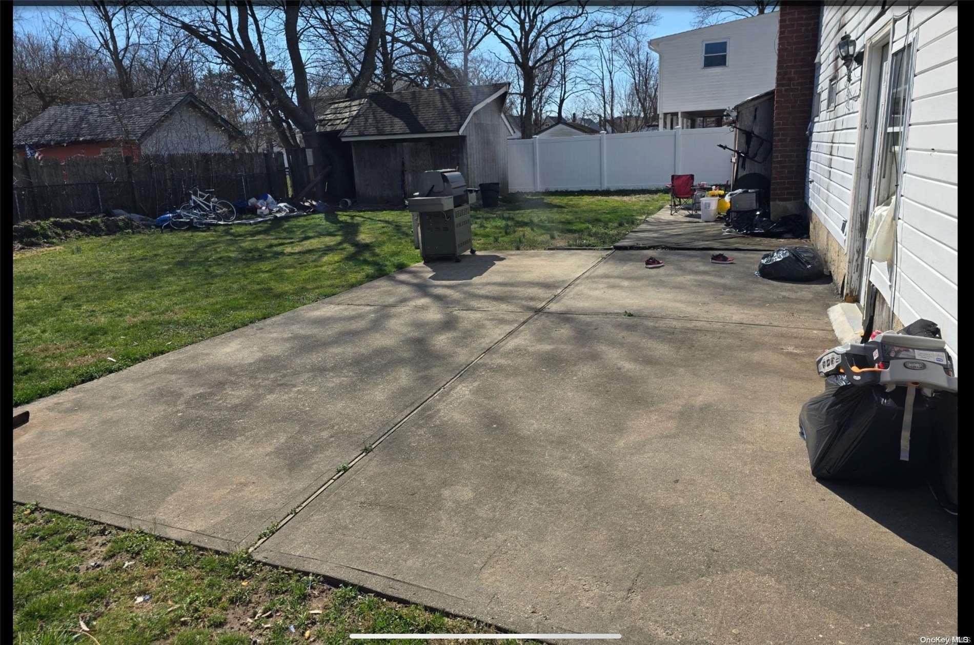 Single Family Elmore  Suffolk County, NY 11722, MLS-L3538720-3